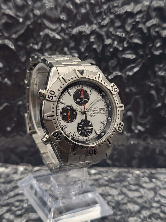 Seiko 7T32-6M20 Panda Chronograph - Red Robin Watches