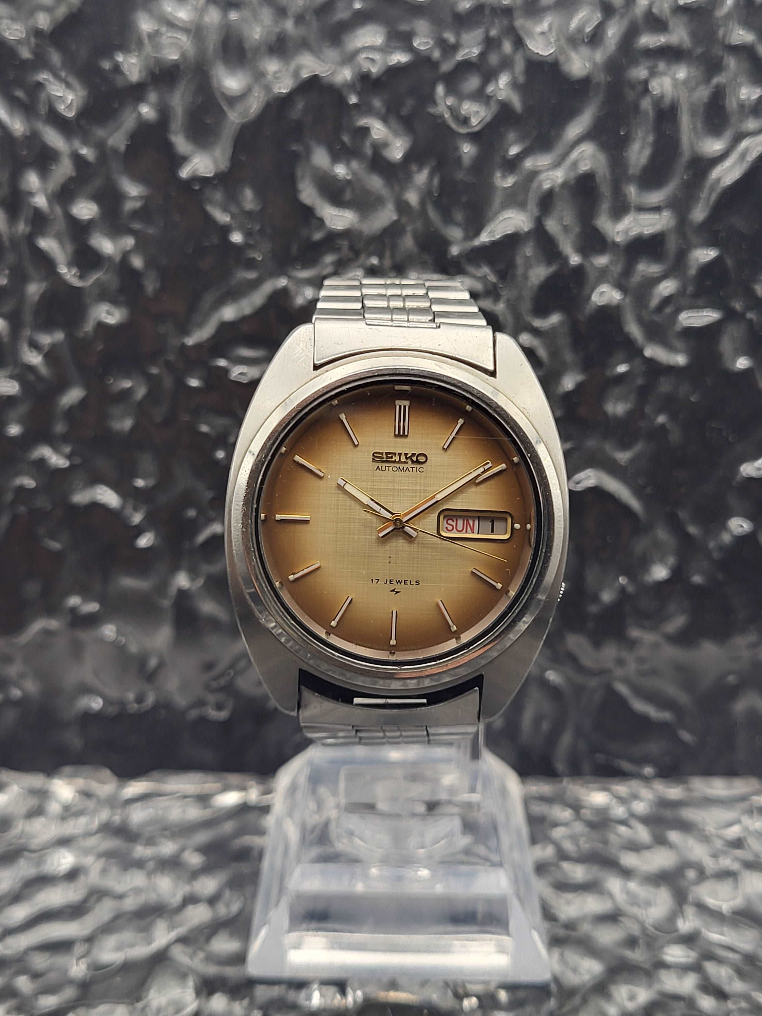 Seiko 7009 8081 Linen Dial Automatic Day Date Red Robin Watches