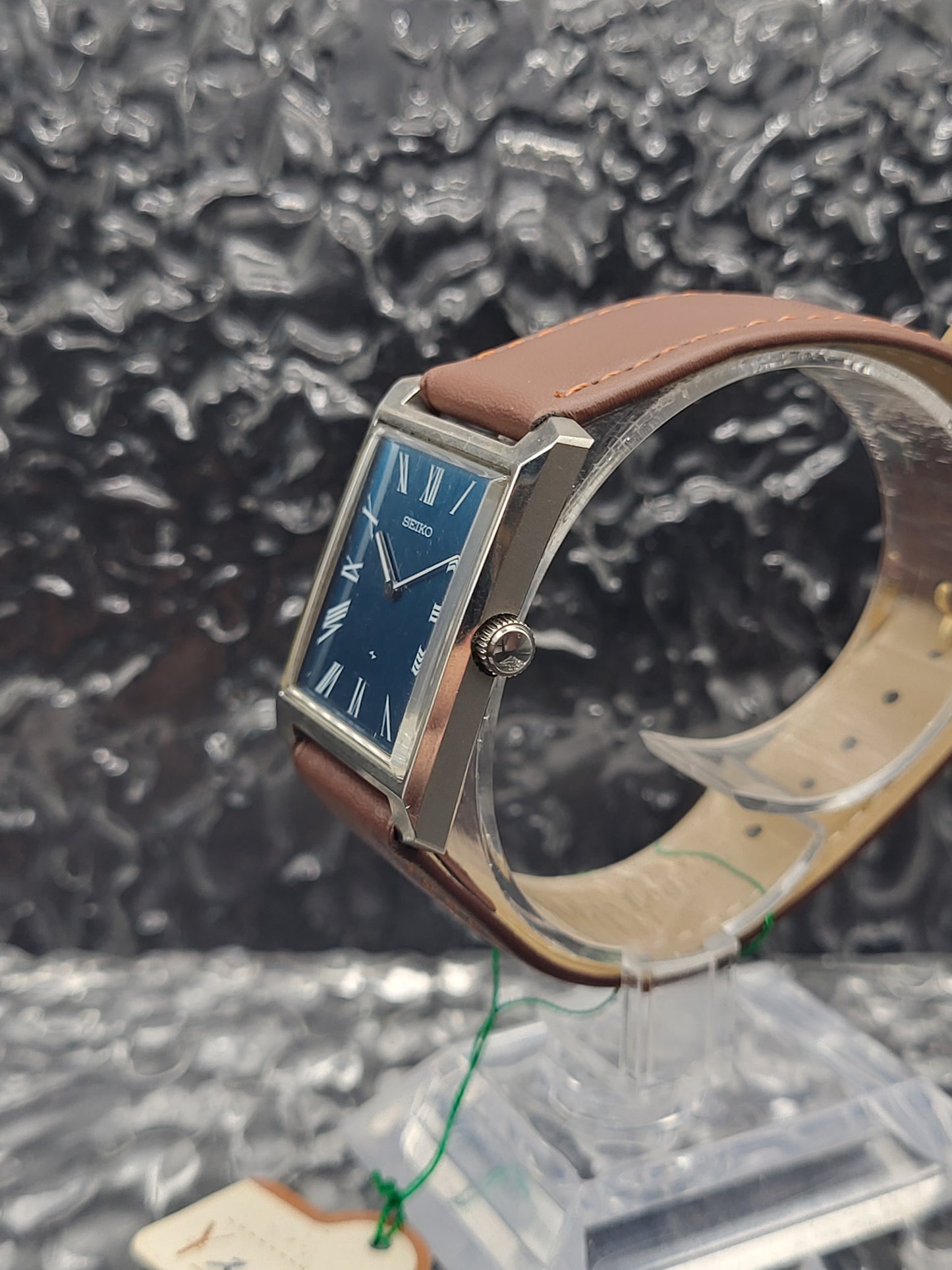 Seiko Chariot Tank - 2220-3031 - Blauwe Wijzerplaat - JDM Japan - Handwinder - Red Robin Watches