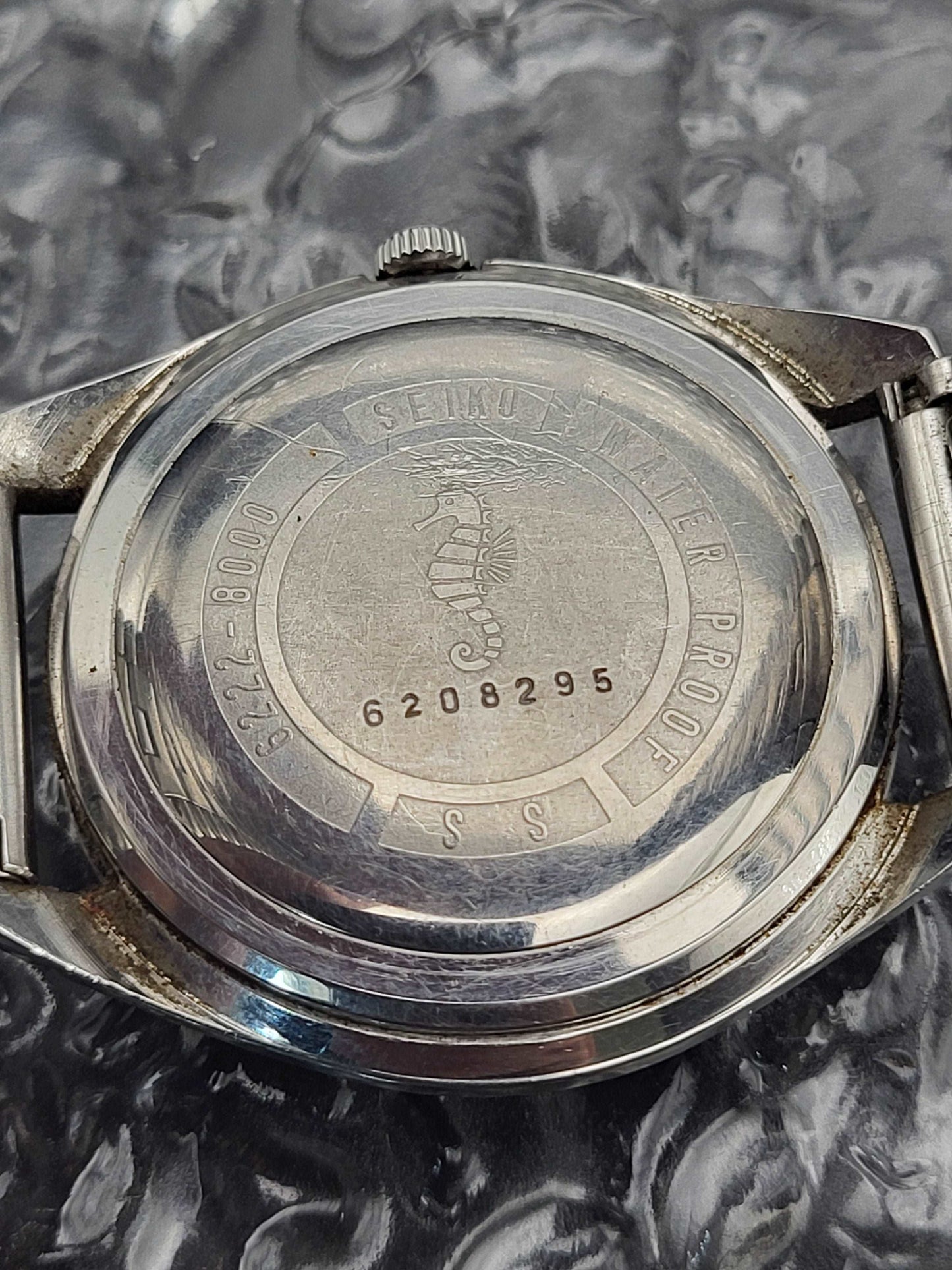 Seiko Skyliner 6222-8000 - Handwinder - Datum - JDM - Vintage - Red Robin Watches