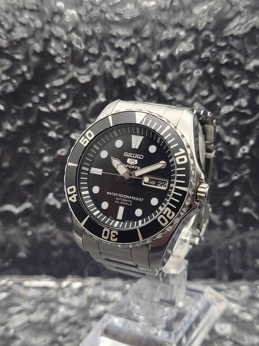 Seiko 5 Sports ‘Sea Urchin’ - Ref. SNZF17K1 - Automaat - 7S36-03C0 - Red Robin Watches