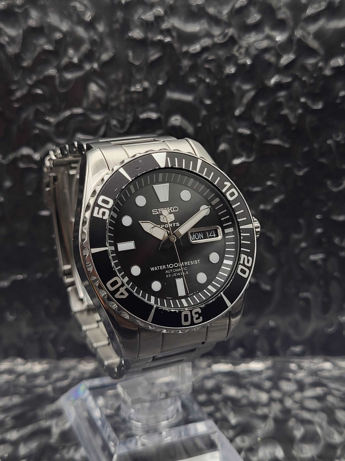 Seiko 5 Sports ‘Sea Urchin’ - Ref. SNZF17K1 - Automaat - 7S36-03C0 - Red Robin Watches