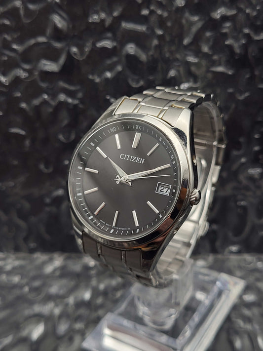 Citizen Eco-Drive Solar - Ref. H110-S077486 - Datum - JDM