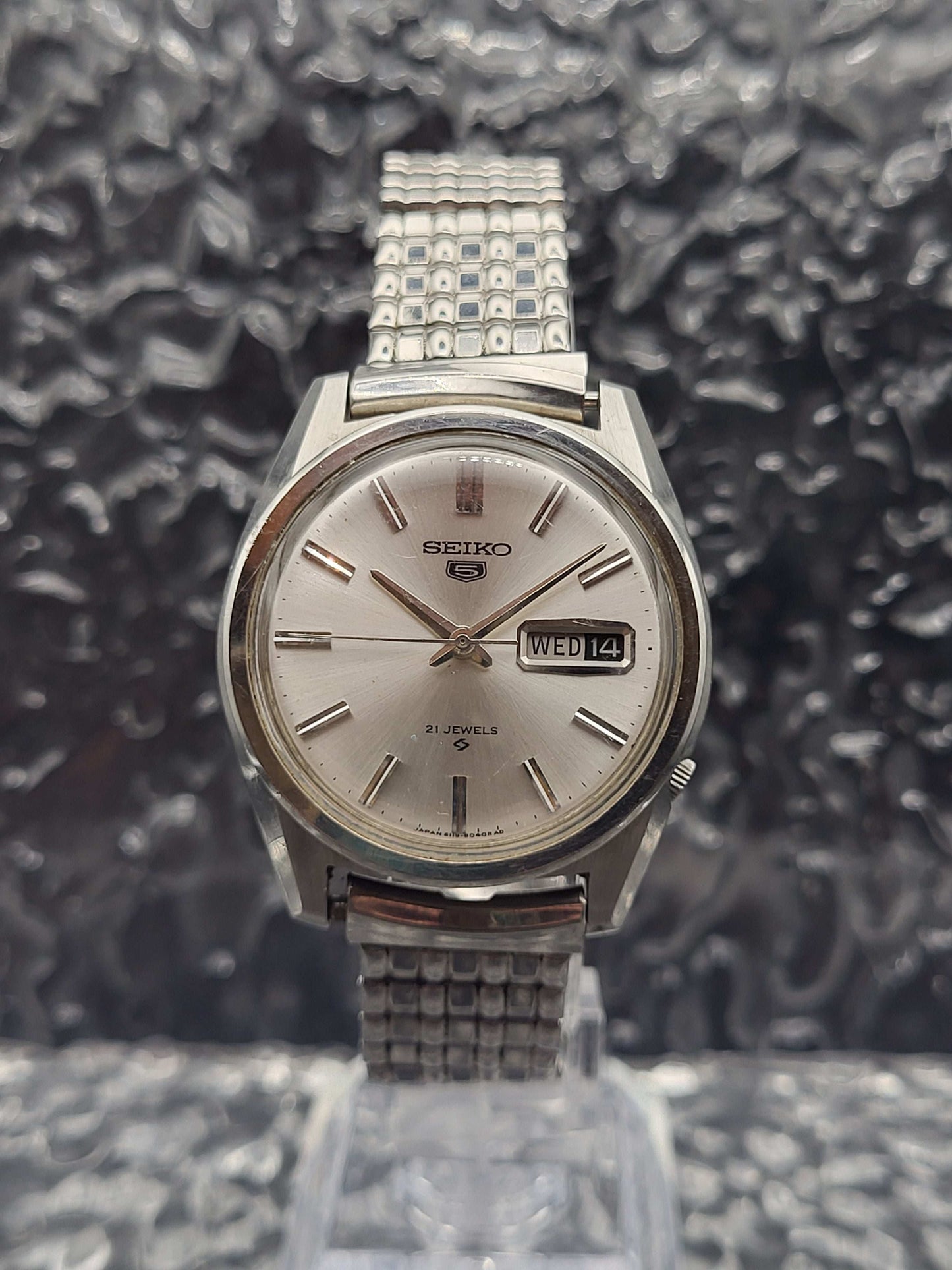 Seiko 5 - Ref. 6119-8040 - Dag Datum - Zilveren Sunburst