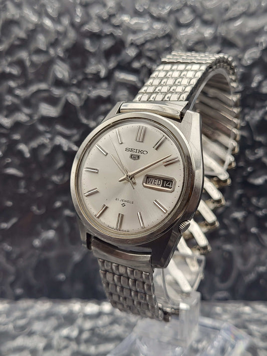 Seiko 5 - Ref. 6119-8040 - Dag Datum - Zilveren Sunburst