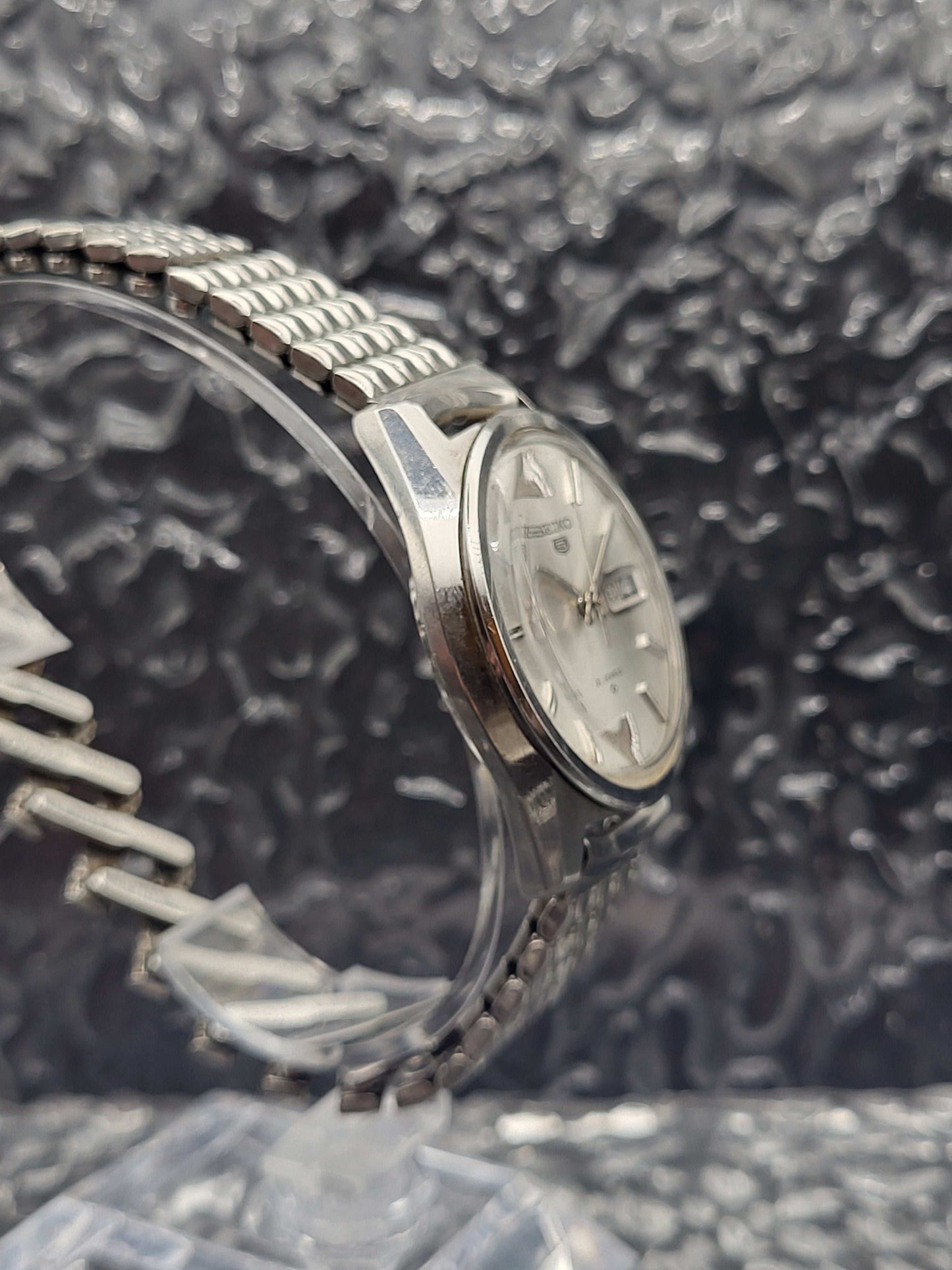 Seiko 5 - Ref. 6119-8040 - Dag Datum - Zilveren Sunburst