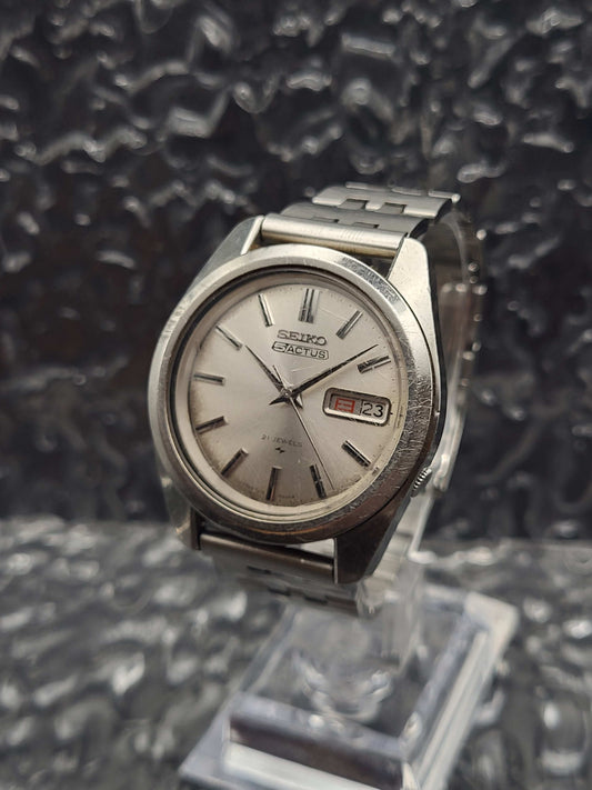 Seiko 5 Actus - Ref. 7019-7040 - Kanji Dag Datum