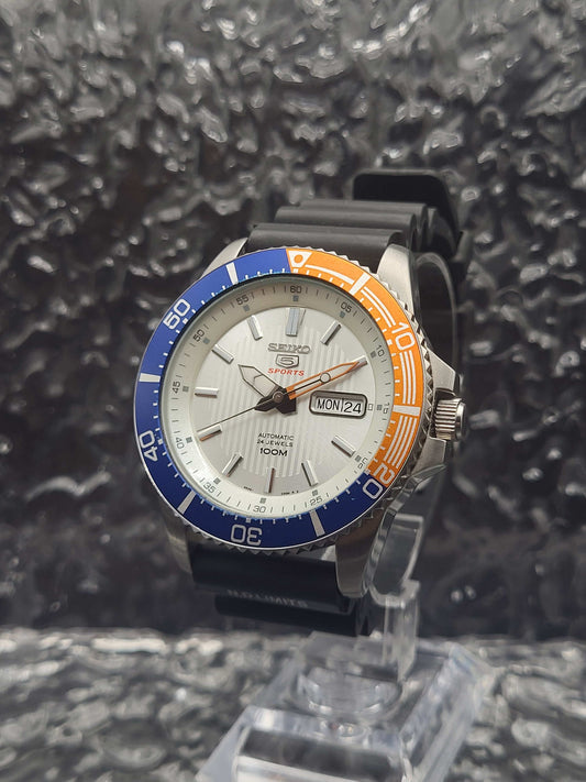 Seiko 5 Sports - Ref. SRP549K1 - Automatic - Day Date - SRP549