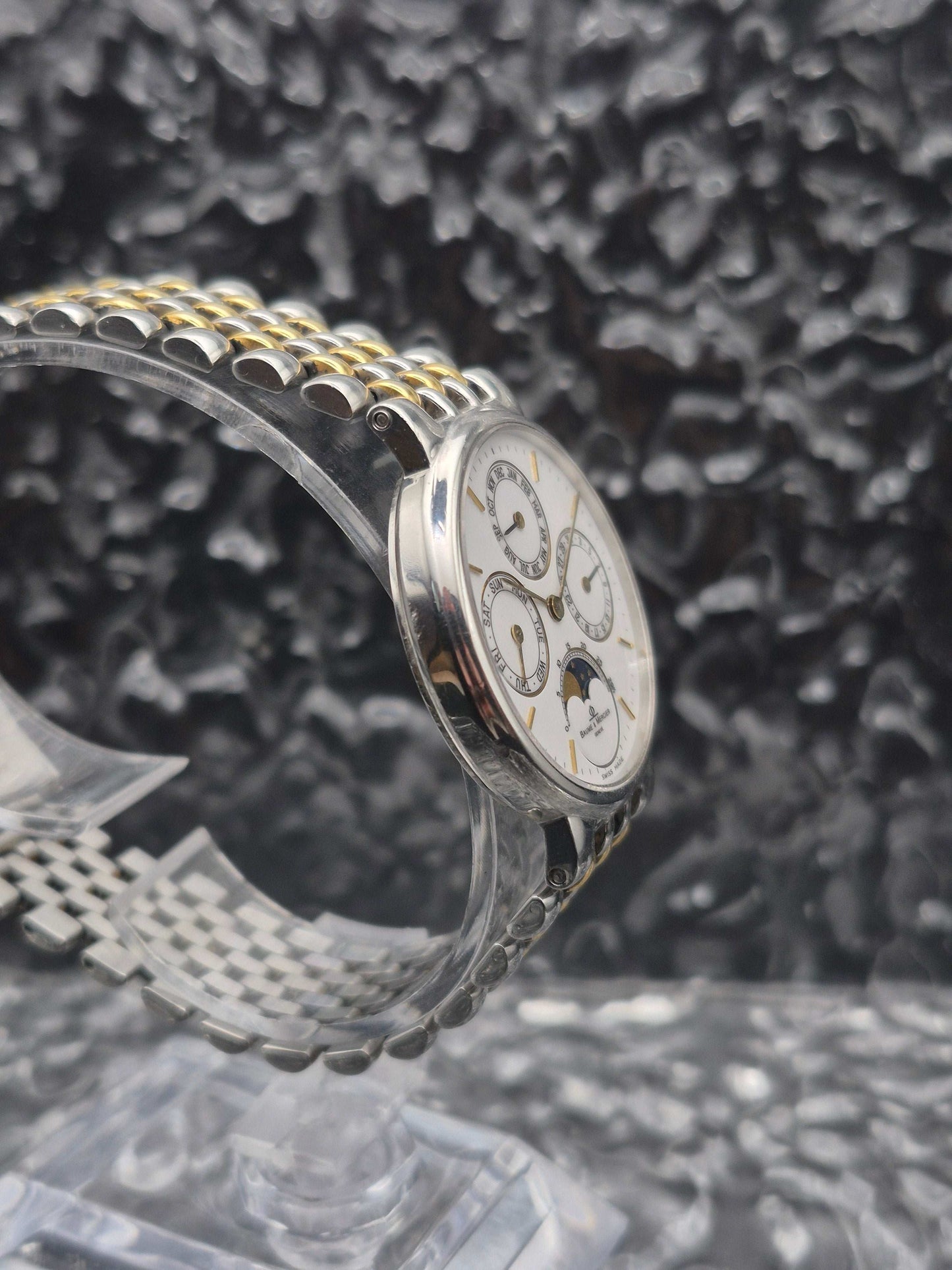 Baume Et Mercier Moonphase Triple Date Ref. 5134 Quartz BOR Bracelet