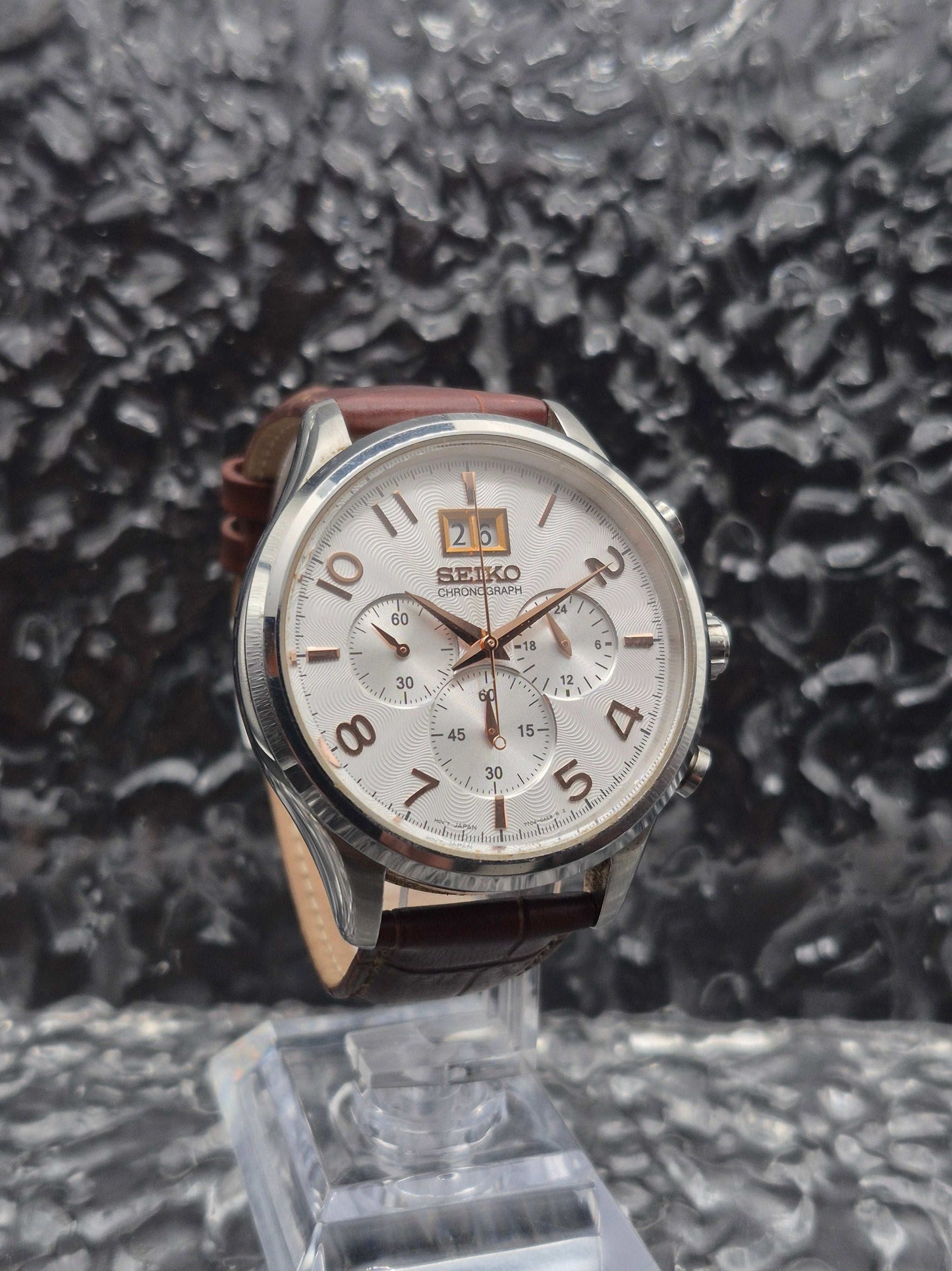Seiko Quartz Chronograph Ref. SPC087 - 7T04-0AE0 Big Date - Red Robin Watches