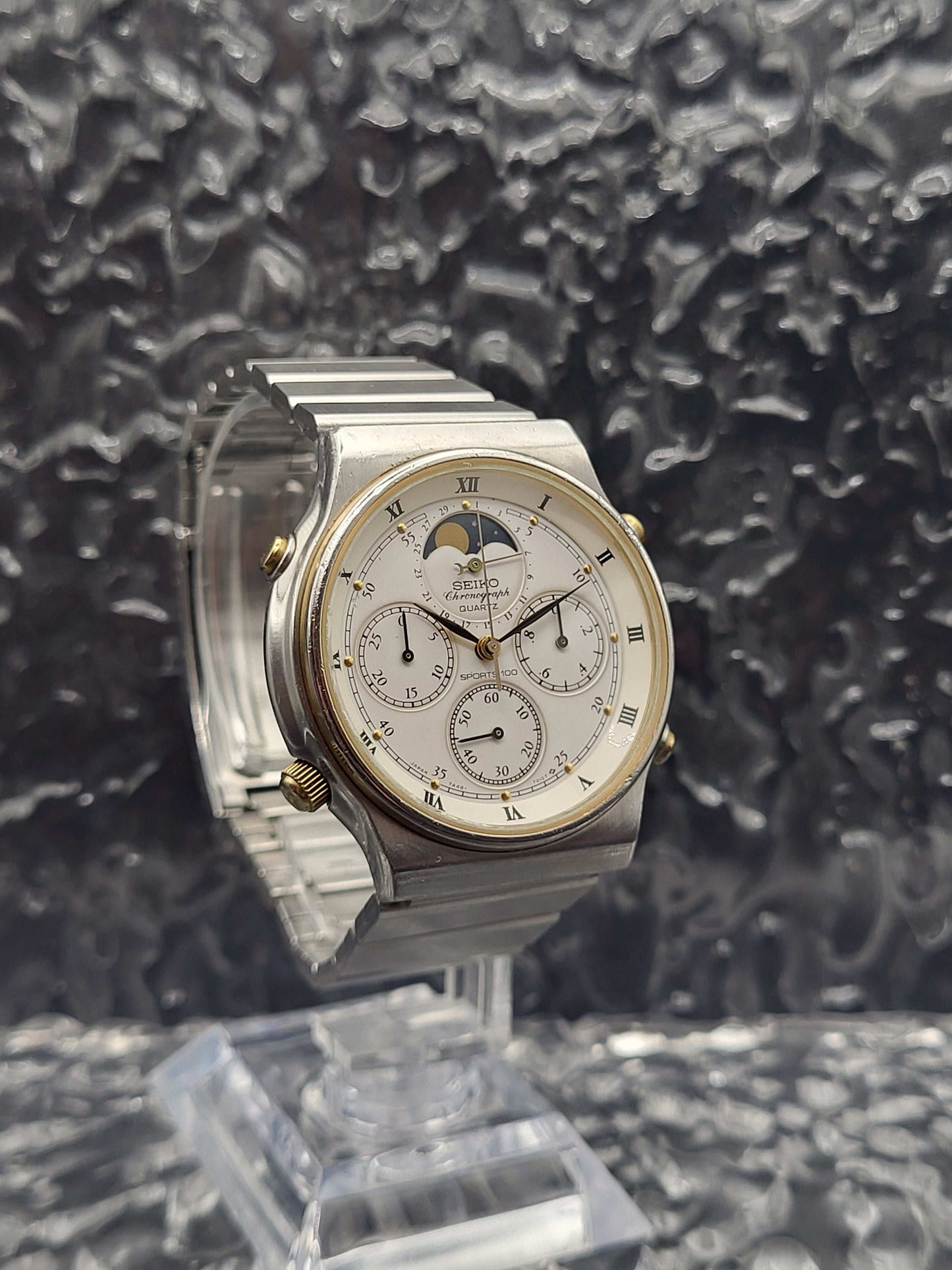 Seiko Sports 100 Moonphase - Ref. 7A48-7000 - Quartz - Datum Chronograaf - Red Robin Watches