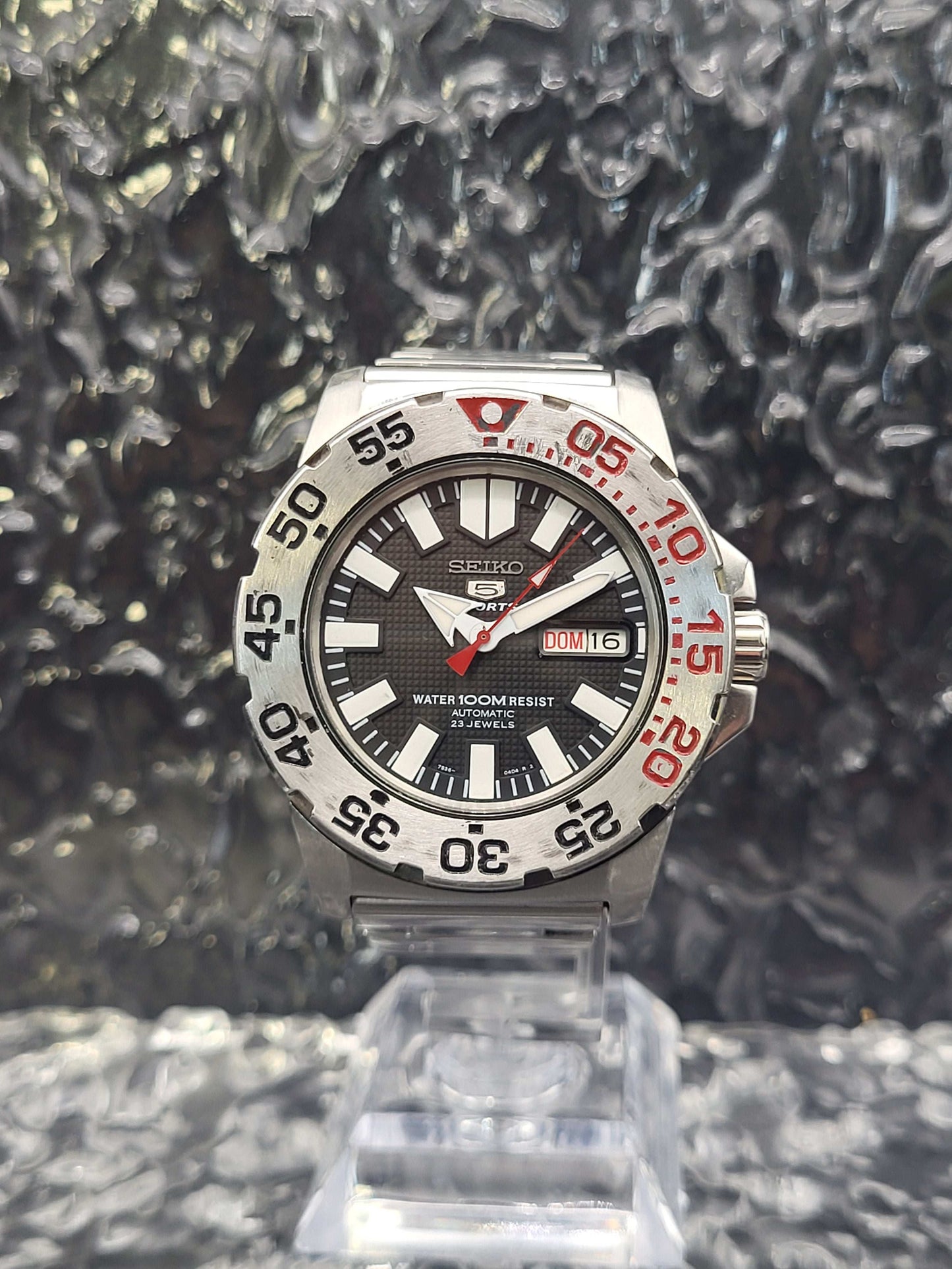 Seiko 5 Sports - Ref. 7S36-03D0 - SNZF47 - Baby Monster - Automatic - Day Date