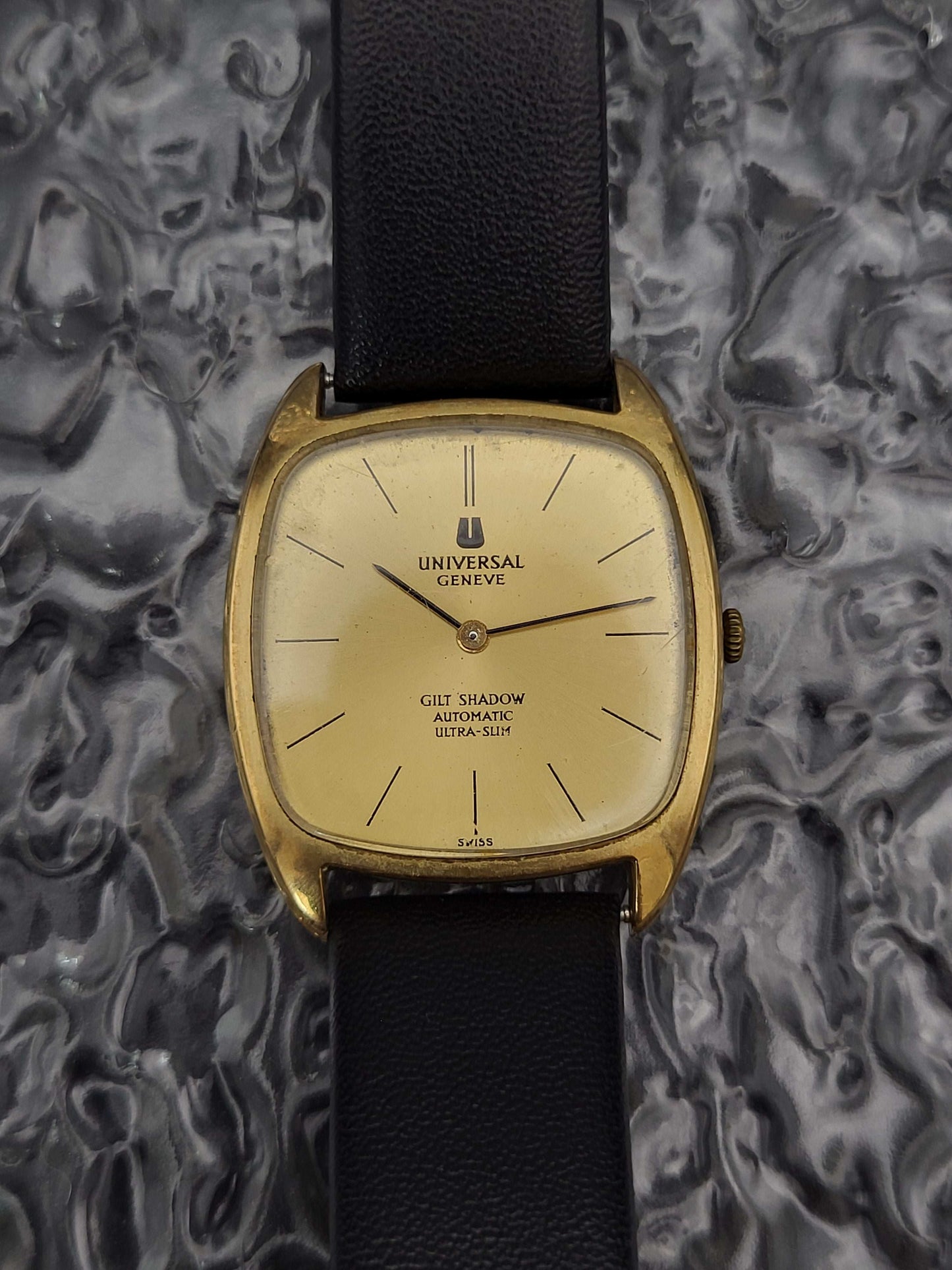 Universal Geneve Gilt Shadow - Ref. 566105 - Micro Rotor - Ultra-Slim