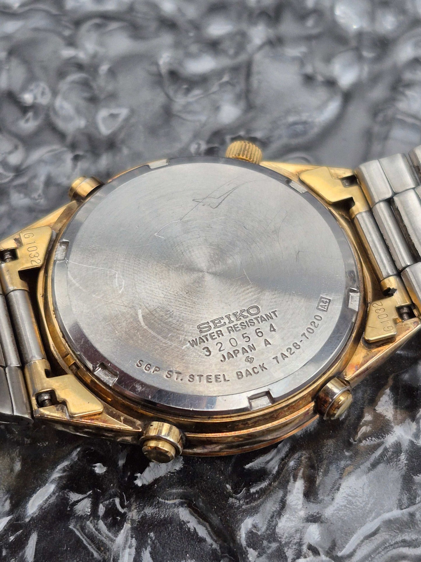 Seiko Quartz Chronograph Ref. 7A28-7020 Gold Tone 'James Bond' - Red Robin Watches