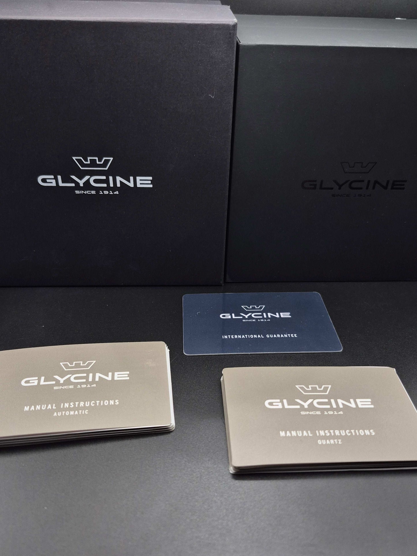 Glycine Airpilot Ref. GL0449 Full Set Blue Dial Quartz - Red Robin Watches