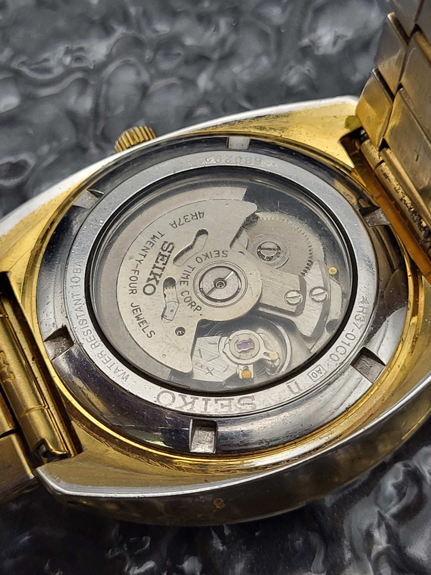 Seiko 5 Sports - Ref. 4R37-01C0 - SSA284K1 - Gold Tone - Automatic
