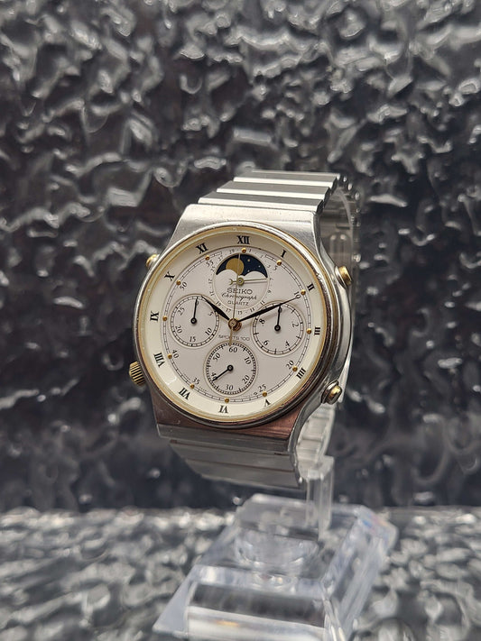 Seiko Sports 100 Moonphase - Ref. 7A48-7000 - Quartz - Datum Chronograaf - Red Robin Watches
