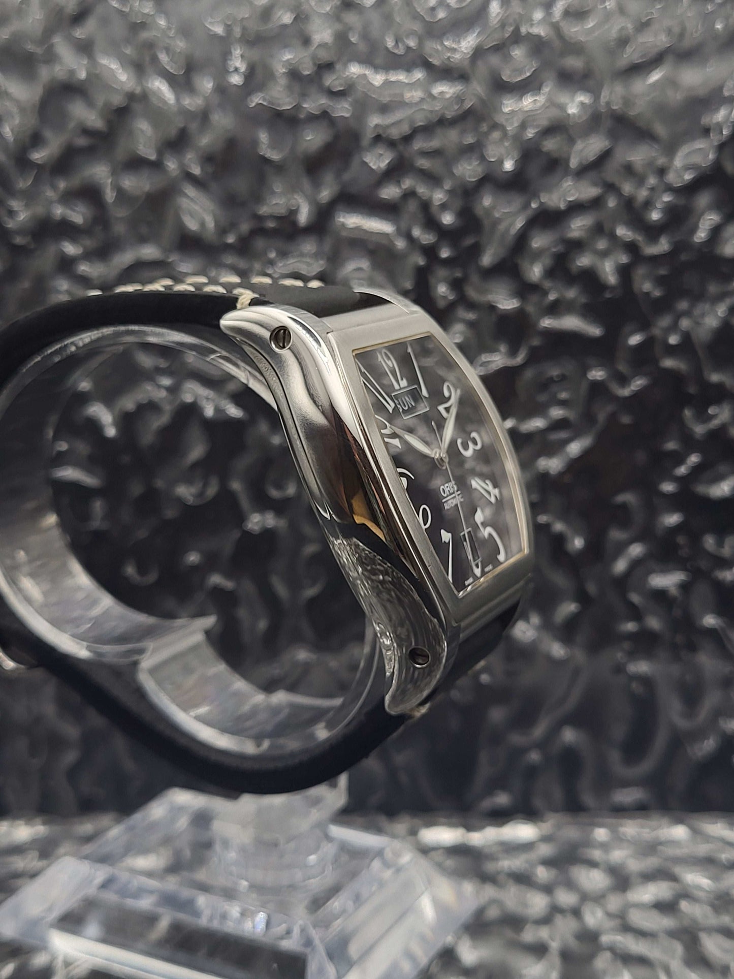 Oris Miles Tonneau - Ref. 7539 - Automaat - Day Date
