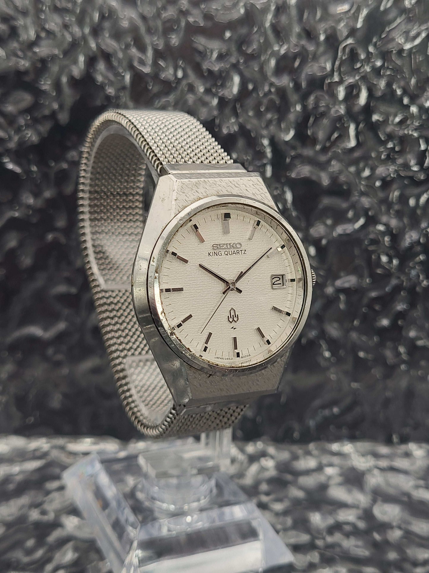 Seiko King Quartz - Ref. 0852-8025 - Textuur Kast en Wijzerplaat - Red Robin Watches