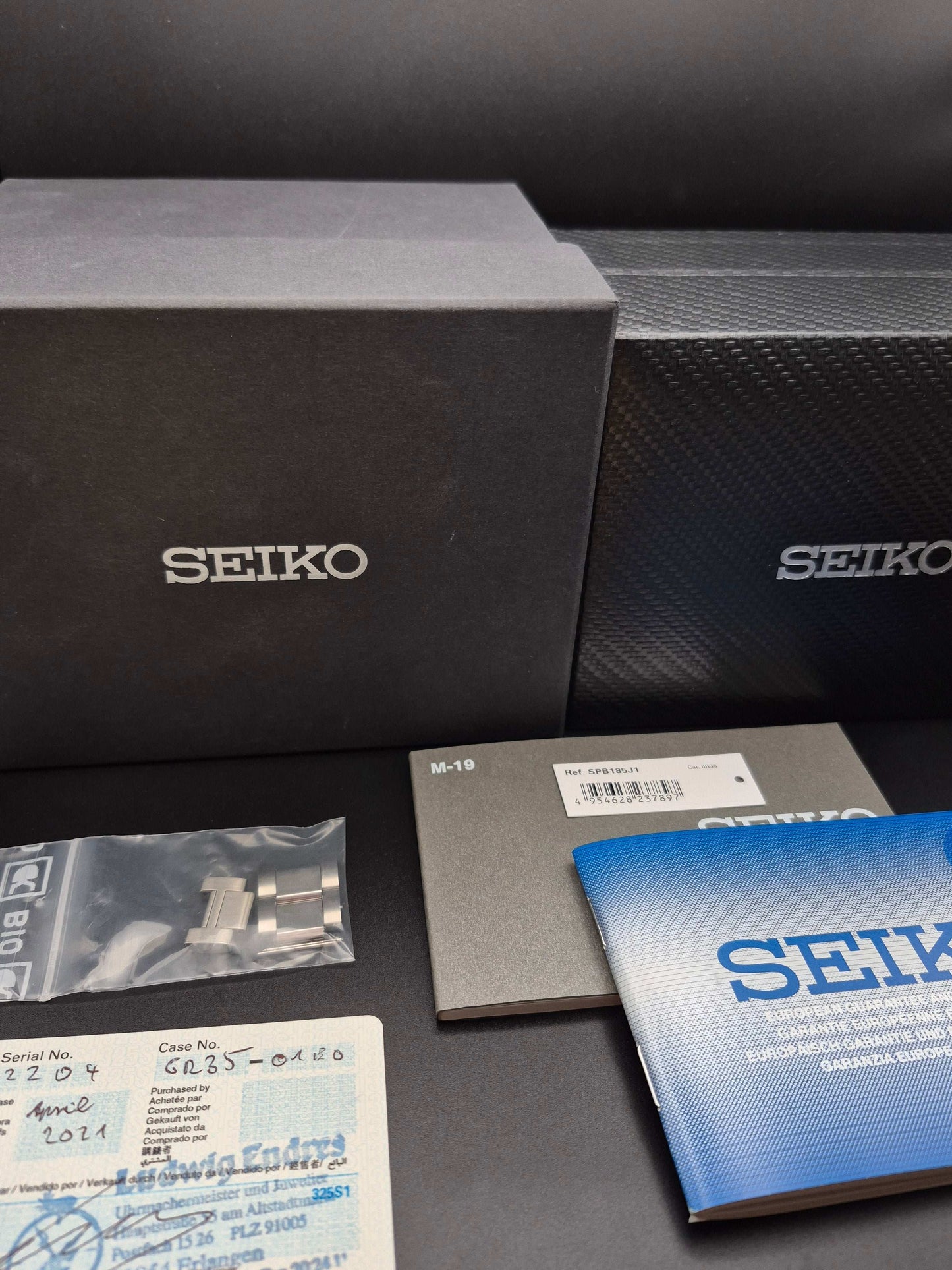 Seiko Steelmaster Ref. SPB185J1 - 6R35-01E0 Full Set Automatic - Red Robin Watches