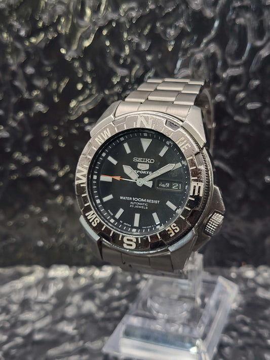 Seiko 5 Sports - Ref. 7S36-01Y0 - SNZD23J1 - Day Date - Automatic