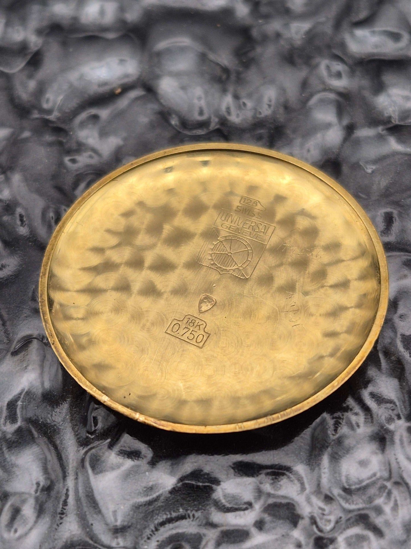 Universal Geneve Solid Gold Calatrava 18k 750 Cal. 262 Subdial Raised Markers - Red Robin Watches