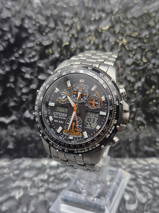 Citizen Skyhawk Ref. U600-S049679 Eco-Drive Multifunctional - Red Robin Watches