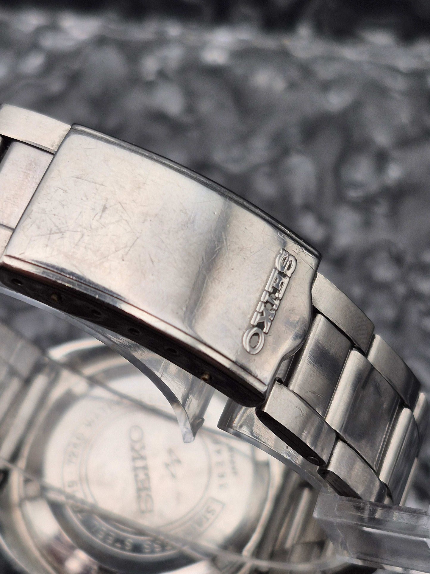 Seiko Advan Ref. 7019-7240 Facet Crystal Kanji Blue Dial