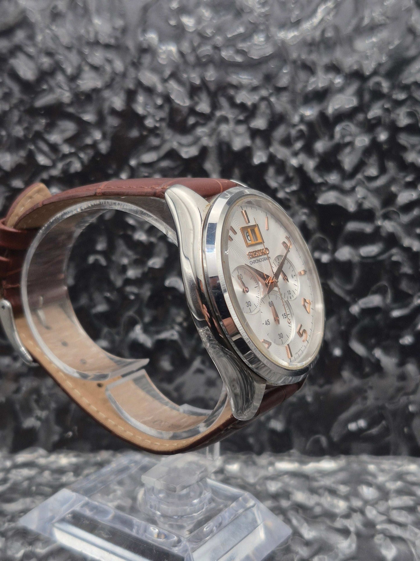 Seiko Quartz Chronograph Ref. SPC087 - 7T04-0AE0 Big Date - Red Robin Watches