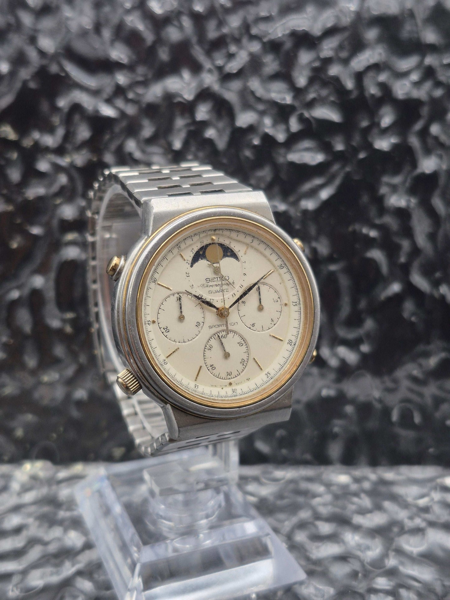 Seiko Sports 100 Moonphase Ref. 7A48-5000 Quartz Chronograph - Red Robin Watches