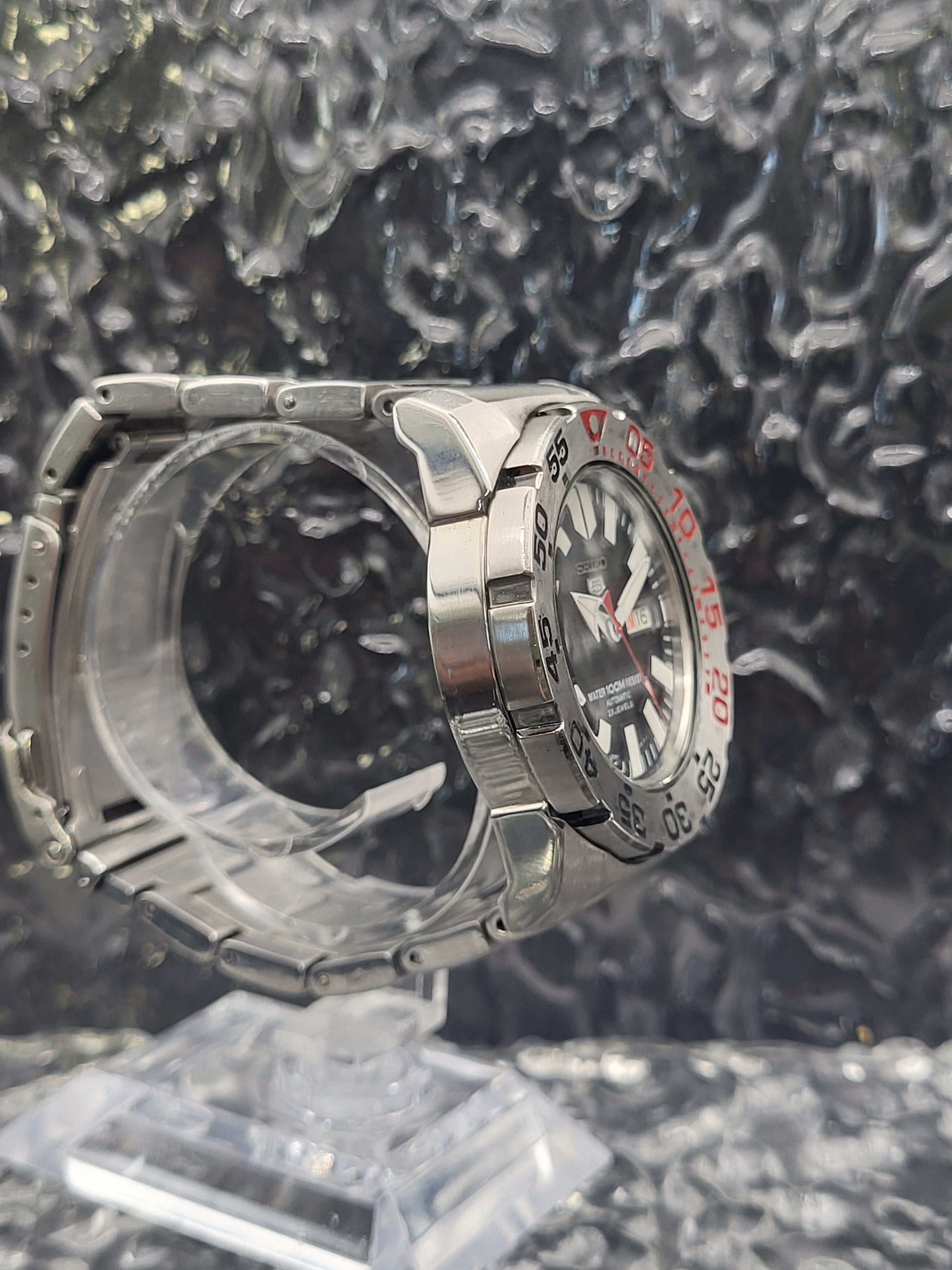Seiko 5 Sports - Ref. 7S36-03D0 - SNZF47 - Baby Monster - Automatic - Day Date