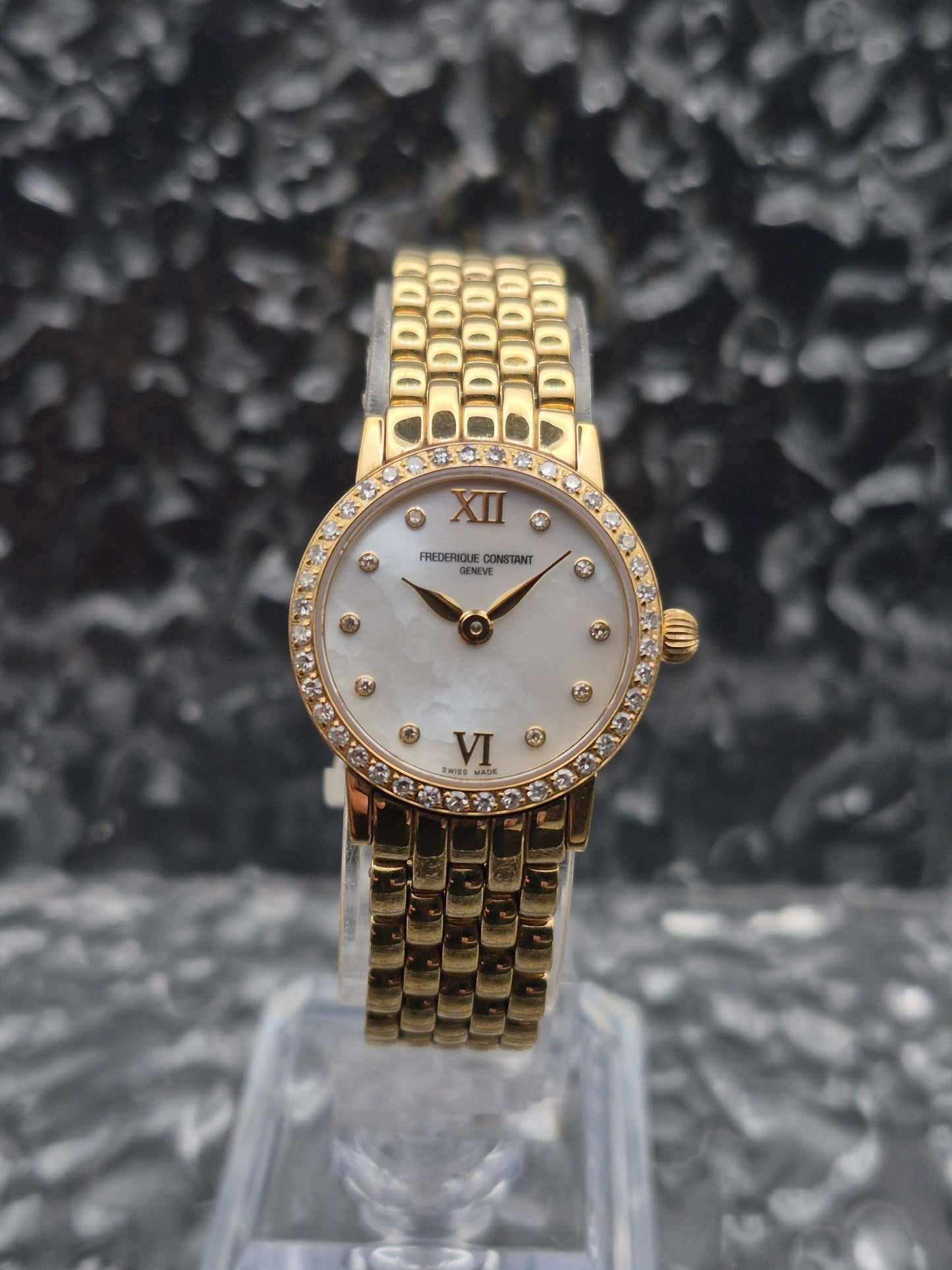 Frederique Constant Slimline Ref. FC200/235XS5/6 Quartz Diamond Bezel MOP Dial