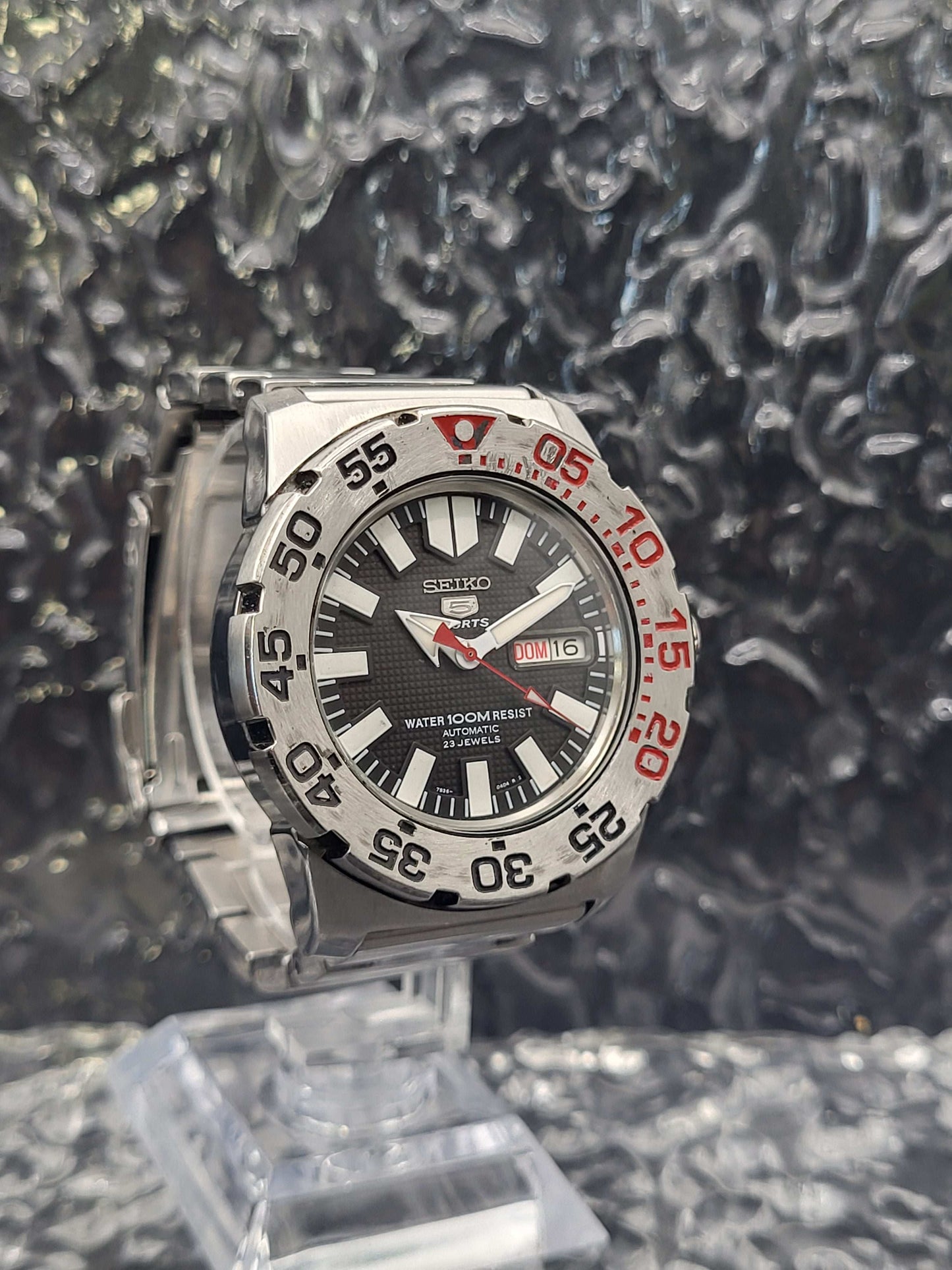 Seiko 5 Sports - Ref. 7S36-03D0 - SNZF47 - Baby Monster - Automatic - Day Date