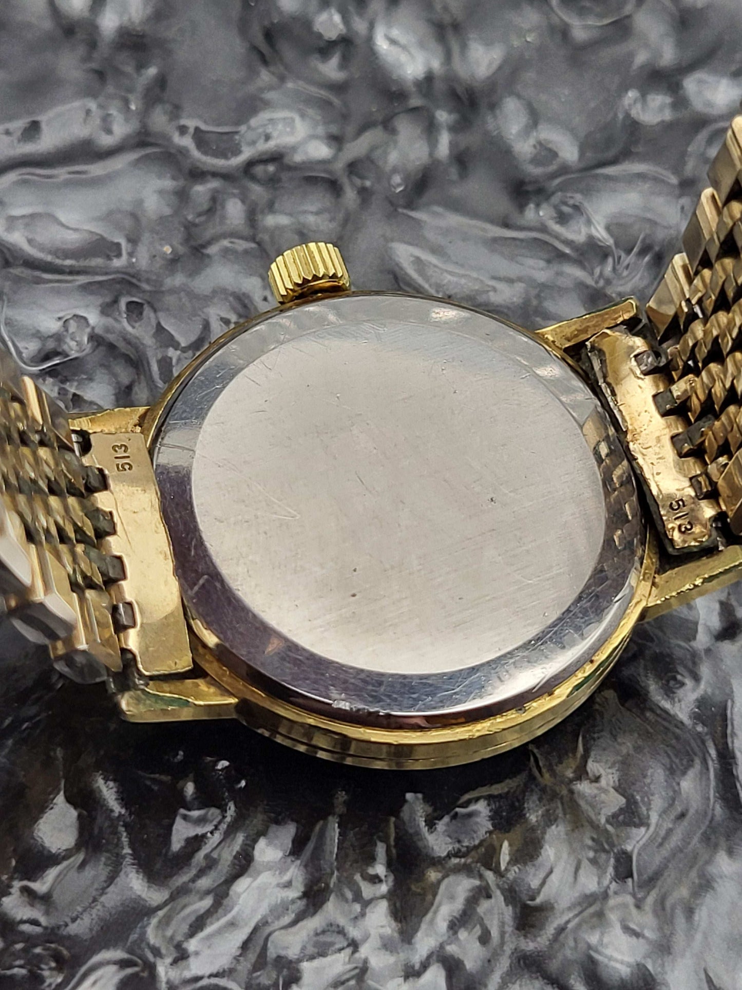 Omega - Ref. 131.004 - Cal. 600 - Manual - Zilveren Wijzerplaat - Goudkleurig - Red Robin Watches