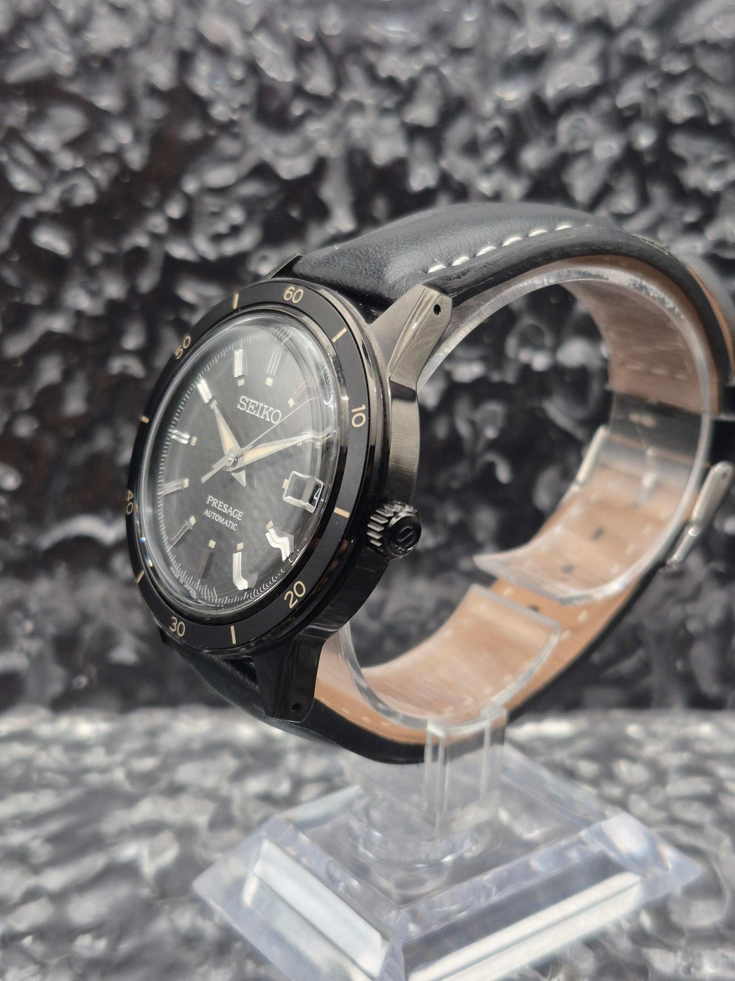 Seiko Presage Ref. SRPH95J1 - 4R35-05G0 Black Automatic - Red Robin Watches