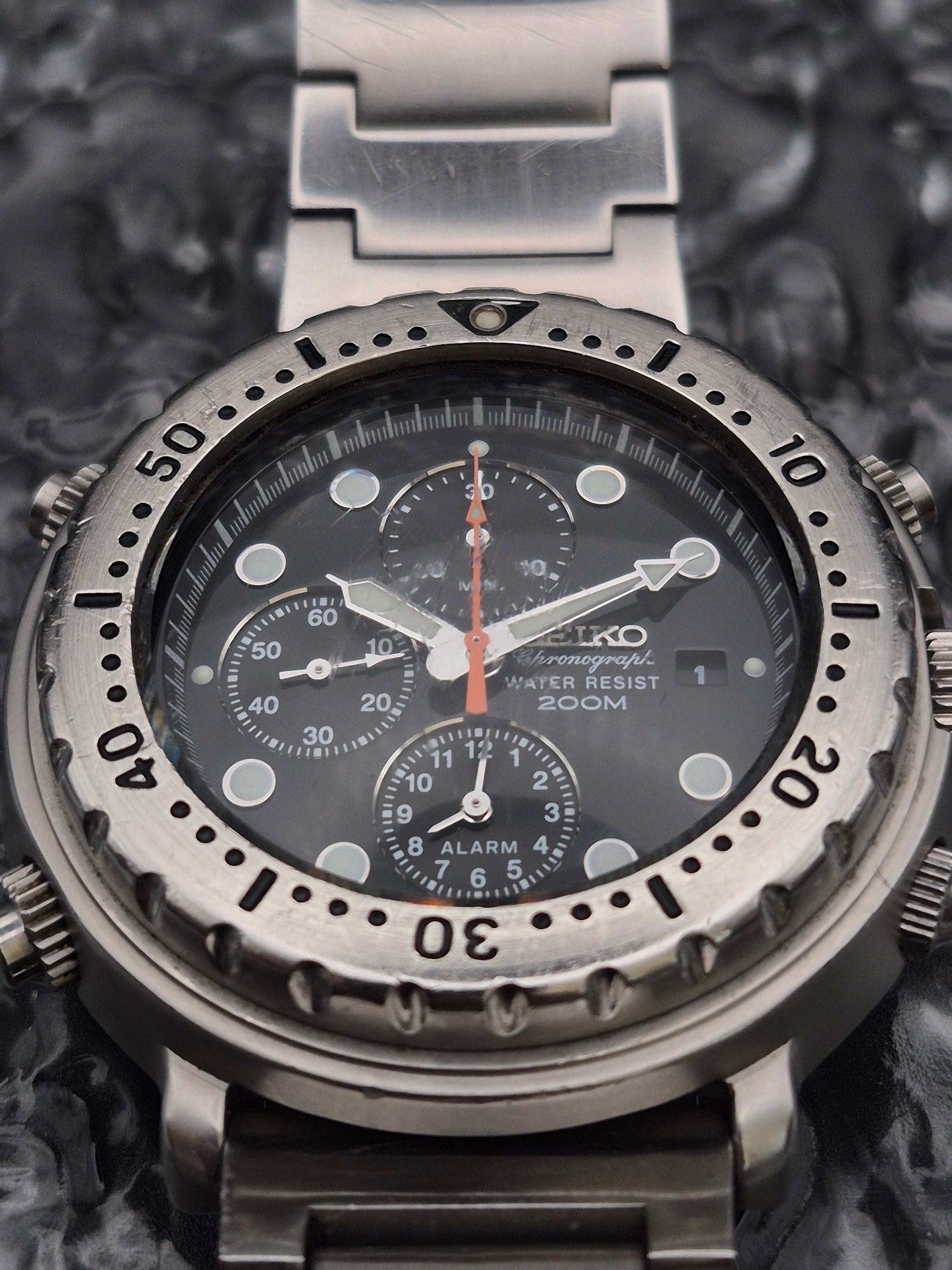 Seiko 'Italian Tuna' Ref. Y182-7C20 Quartz Chronograph Black Dial - Red Robin Watches