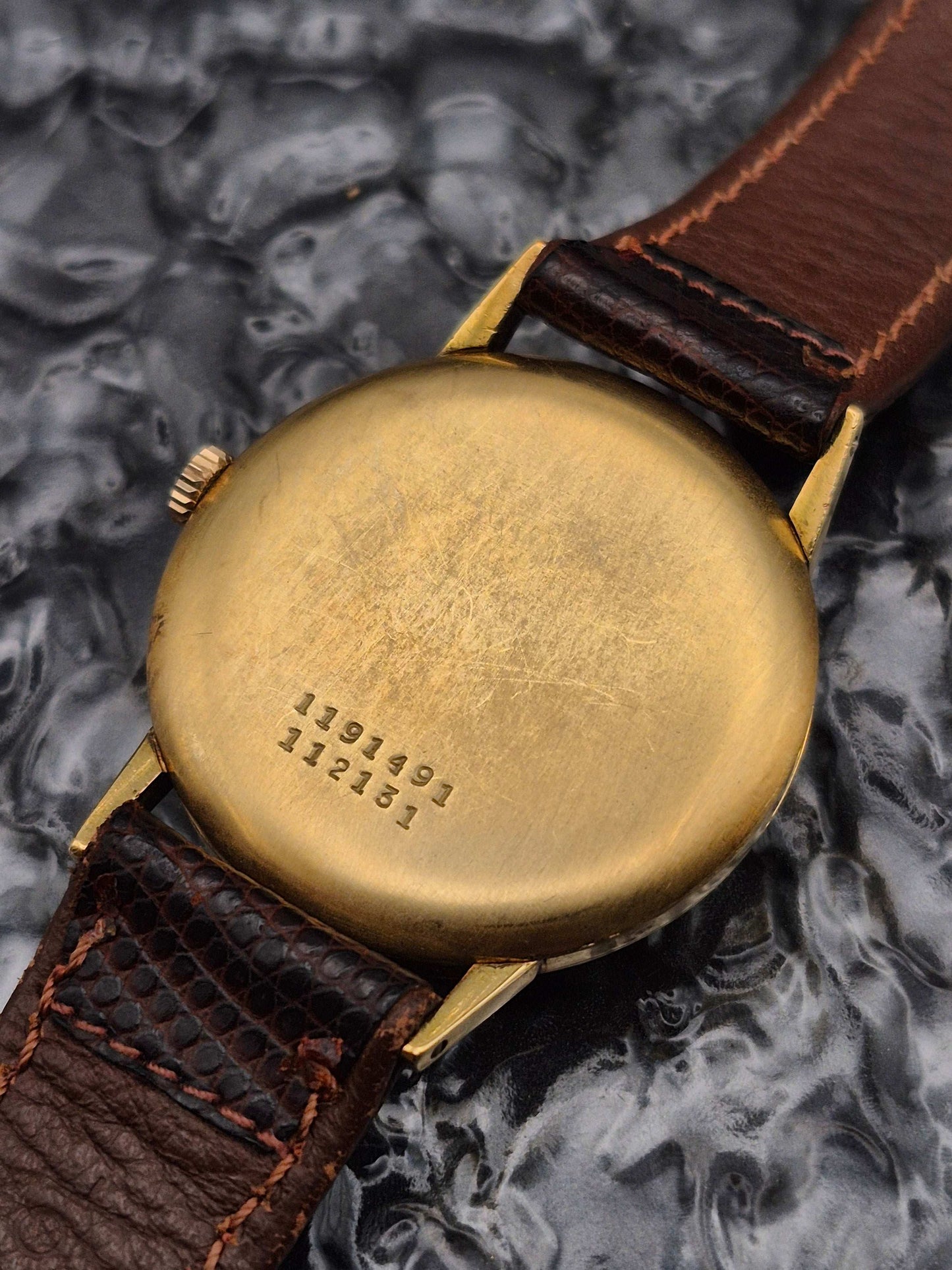 Universal Geneve Solid Gold Calatrava 18k 750 Cal. 262 Subdial Raised Markers - Red Robin Watches