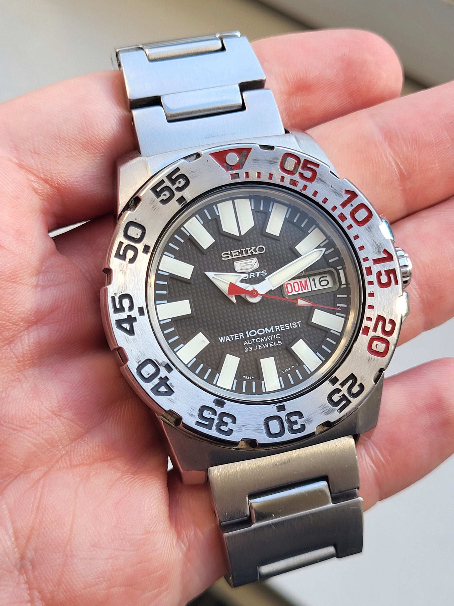 Seiko 5 Sports - Ref. 7S36-03D0 - SNZF47 - Baby Monster - Automatic - Day Date