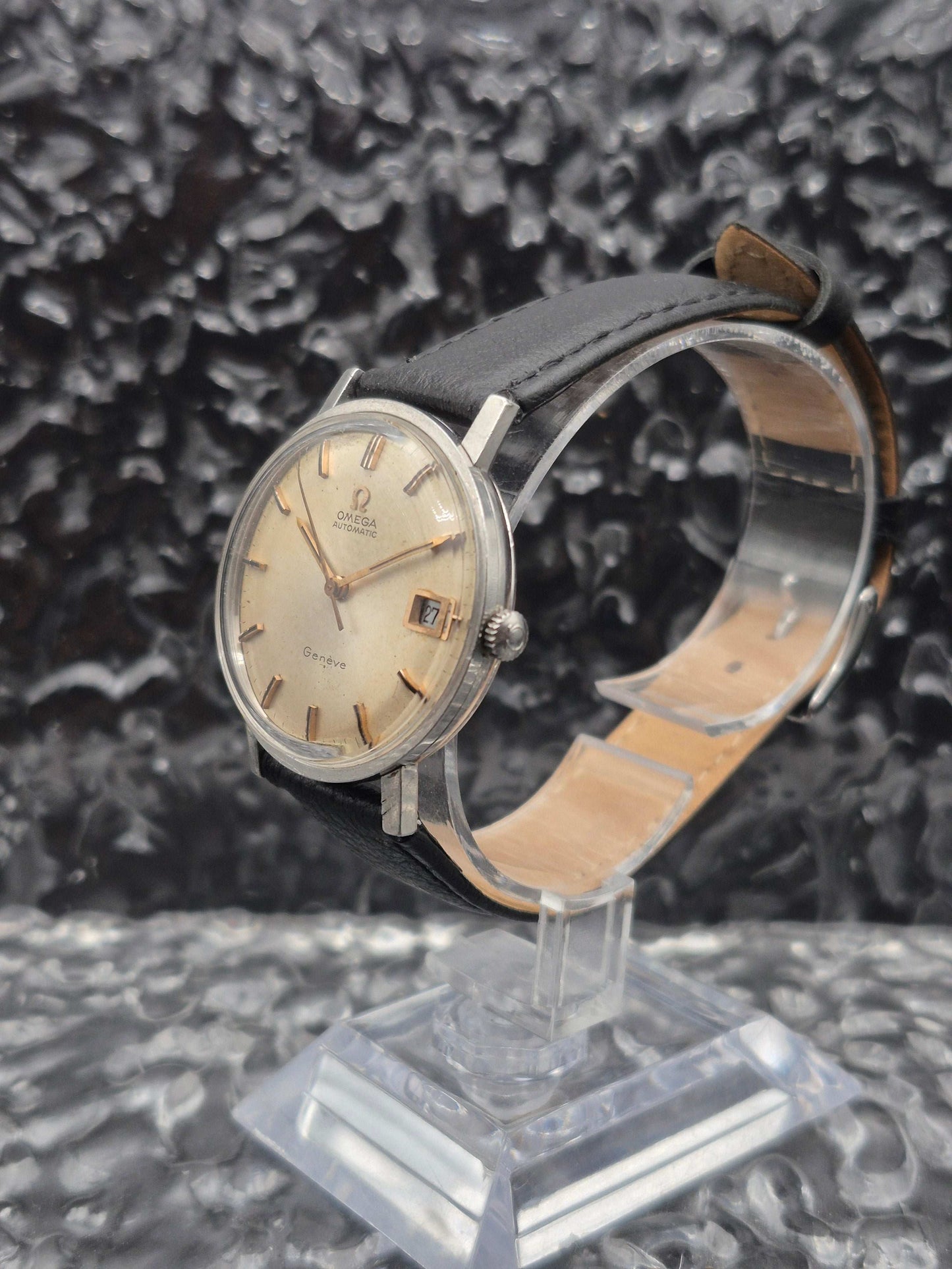 Omega Geneve Ref. 162.009 Automatic Patina Dial Cal. 565 - Red Robin Watches