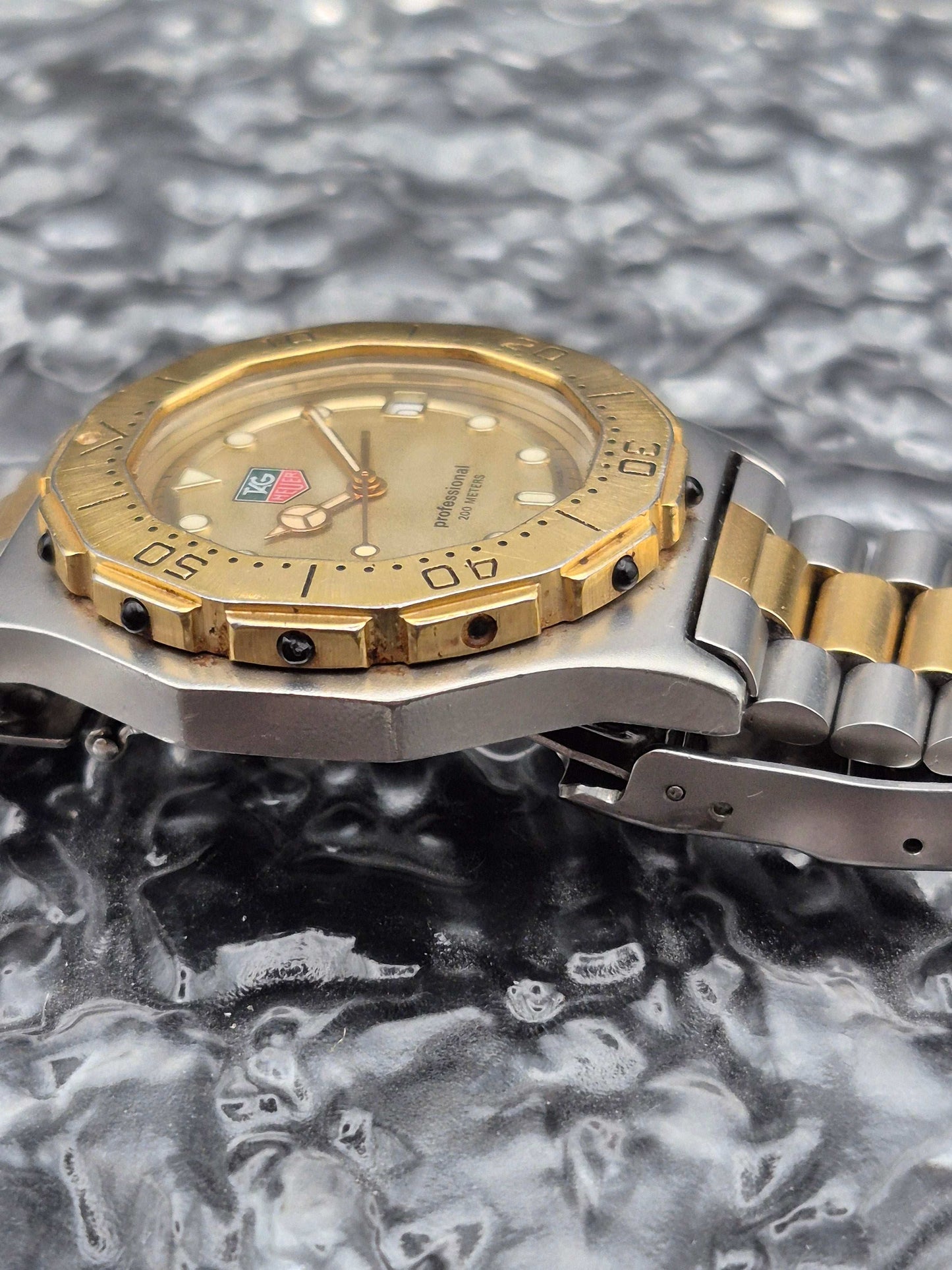 Tag Heuer Professional 200 Meters Mid Size Ref. 935.406 Quartz Diver Two Tone - Red Robin Watches