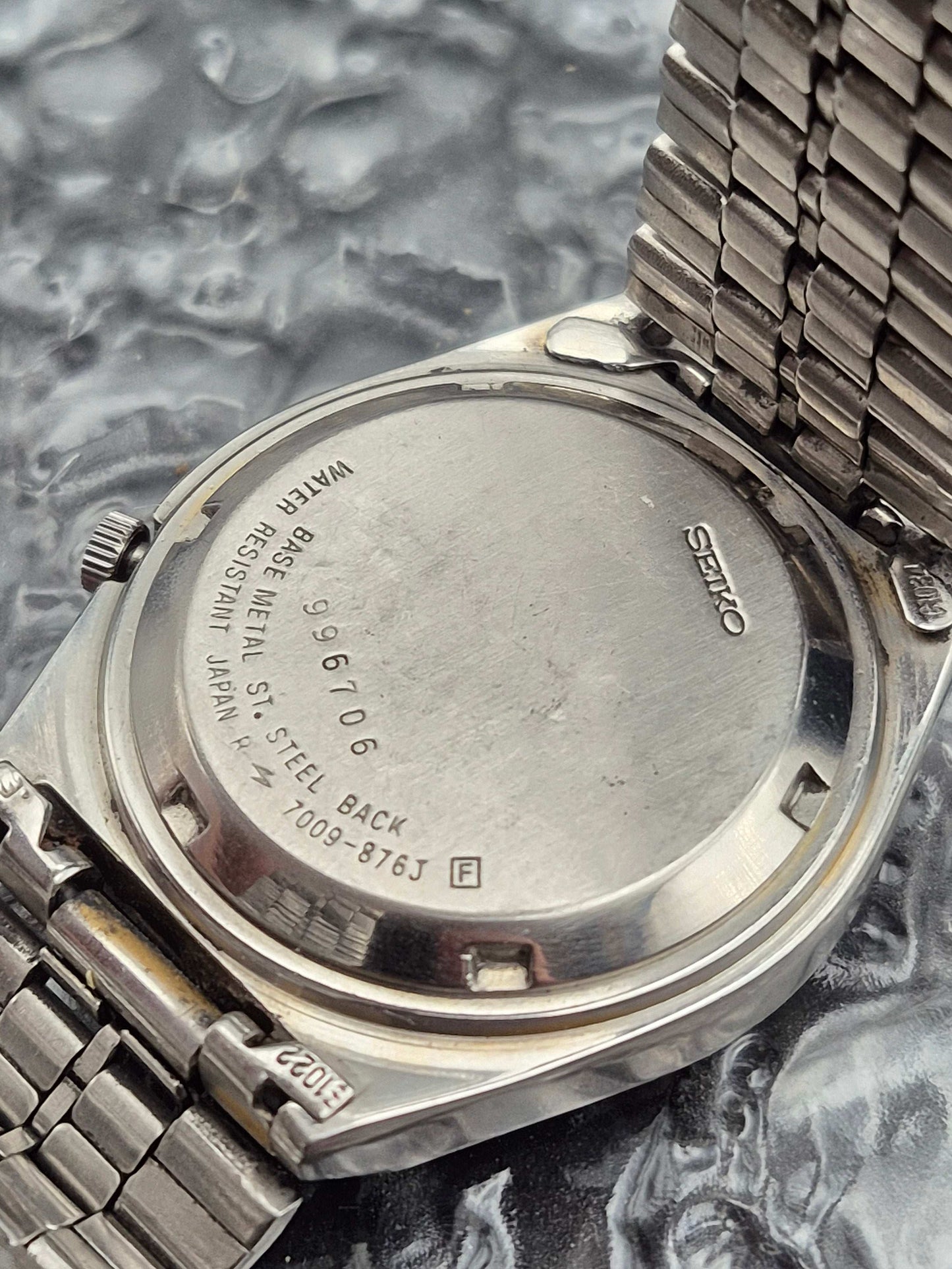 Seiko 5 Ref. 7009-876J Automatic Arabic Gold Dial