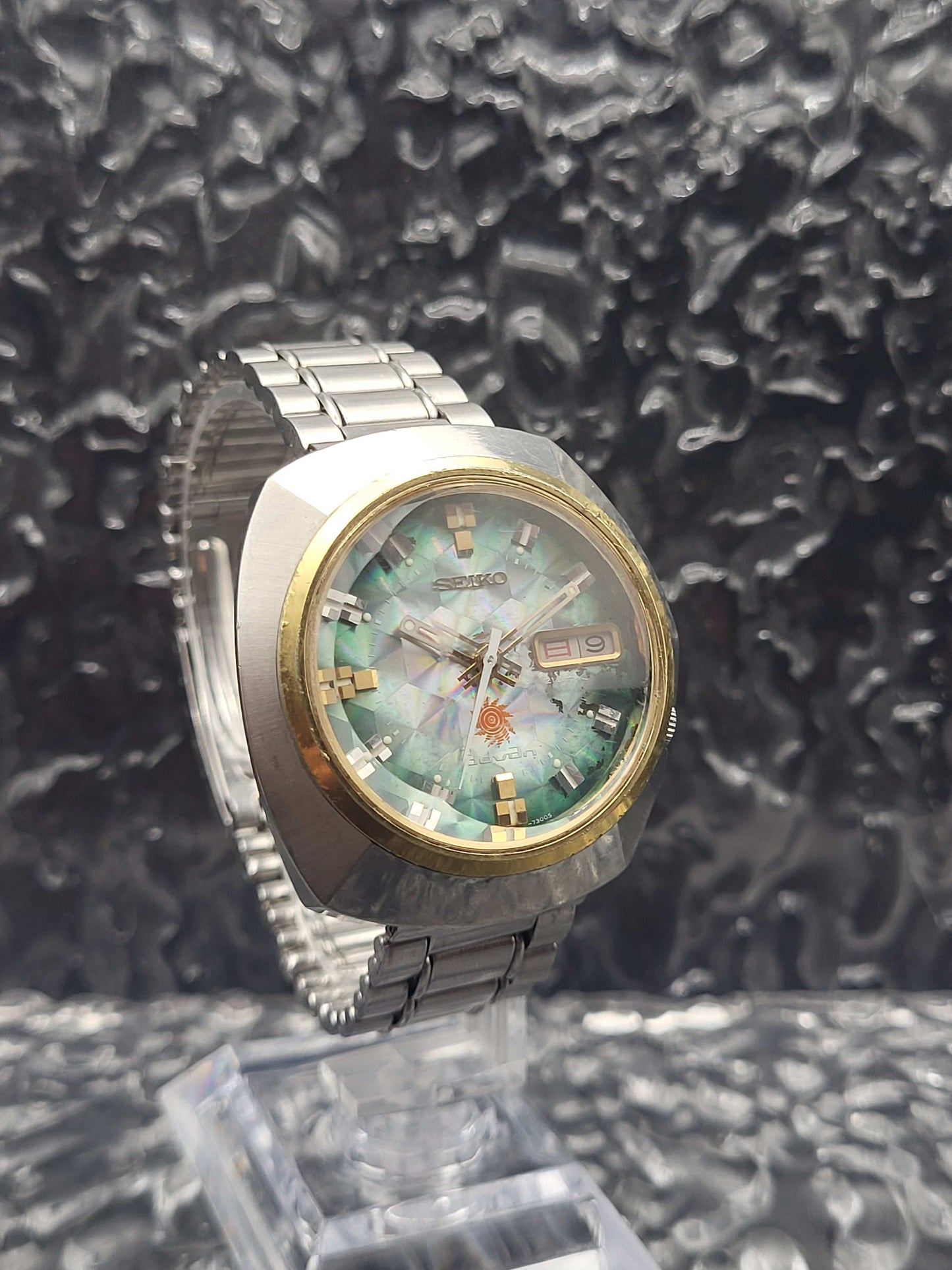 Seiko Advan - Ref. 7019-7230 - Rainbow Holo - Kanji