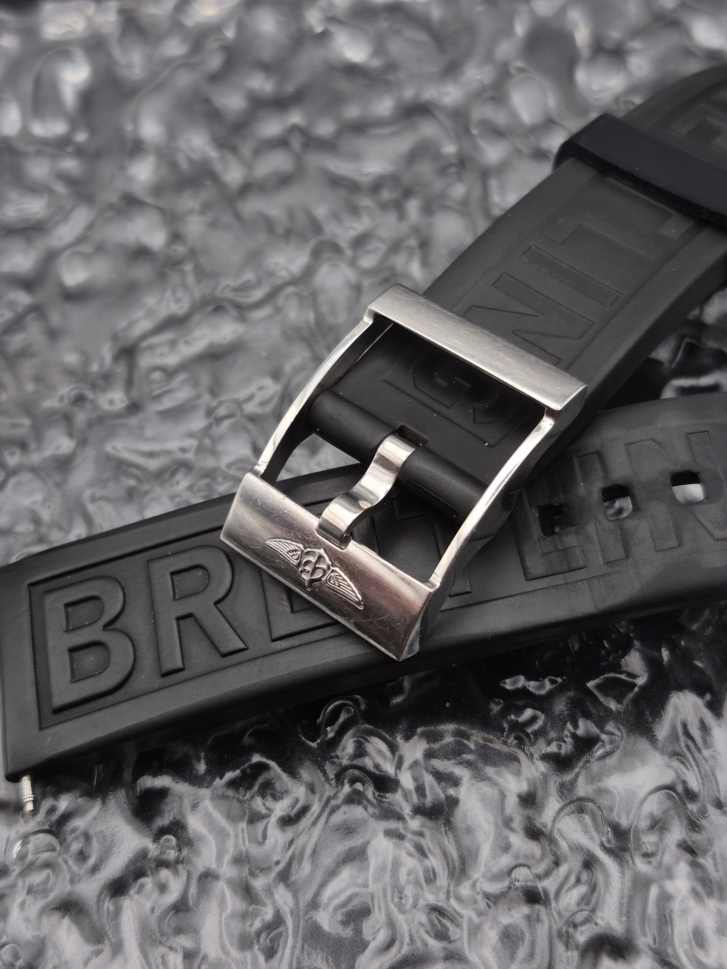Breitling Avenger ll GMT Ref. A32390 Automatic Chronometre