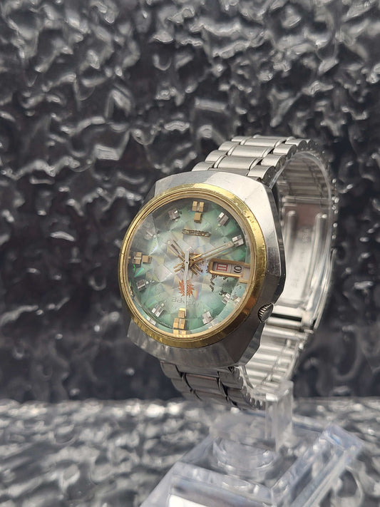 Seiko Advan - Ref. 7019-7230 - Rainbow Holo - Kanji