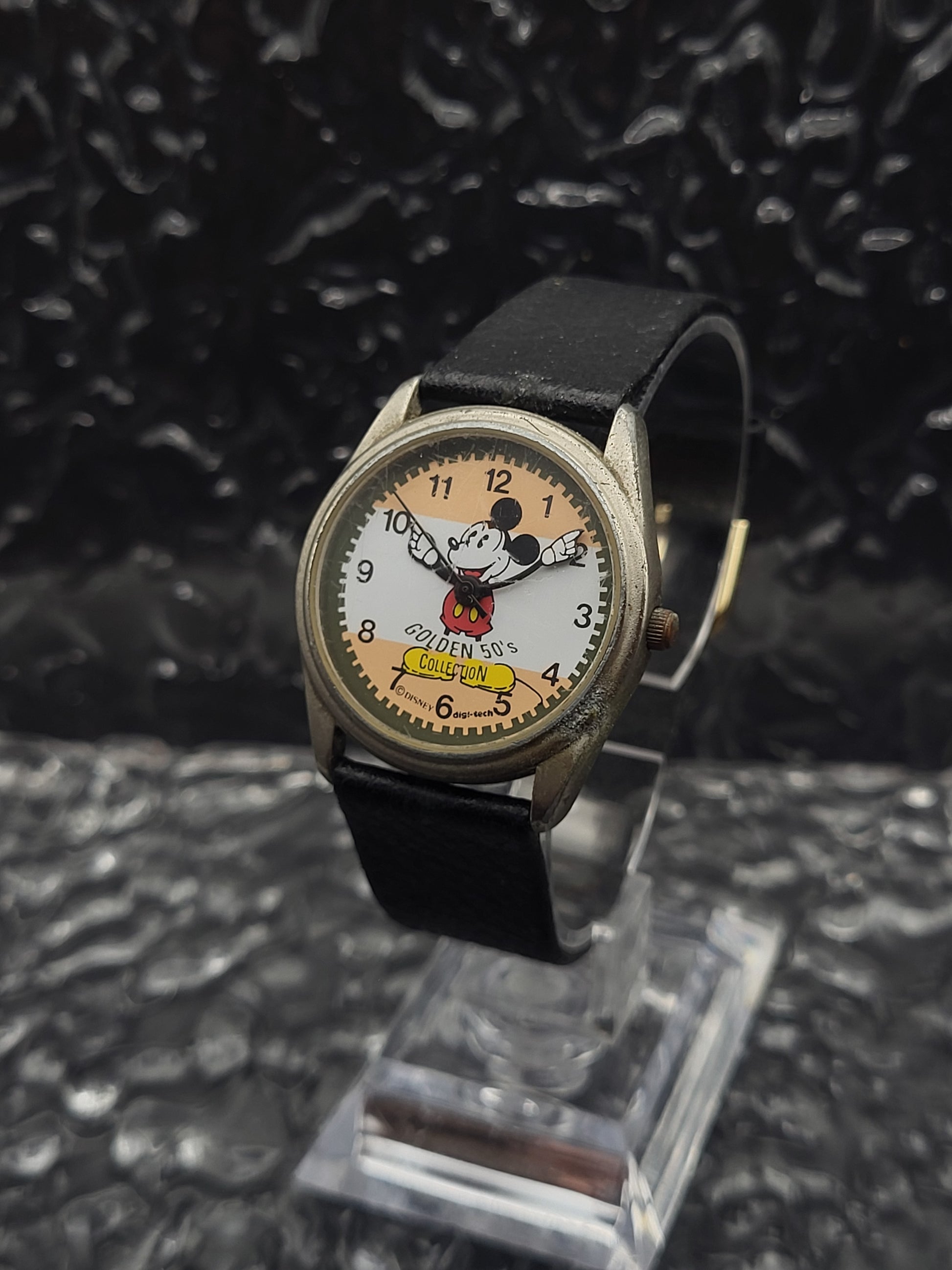 Mickey Mouse Golden 50s Ref WD 9229 Red Robin Watches mickey-mouse-golden-50s-ref-wd-9229-red-robin-watches