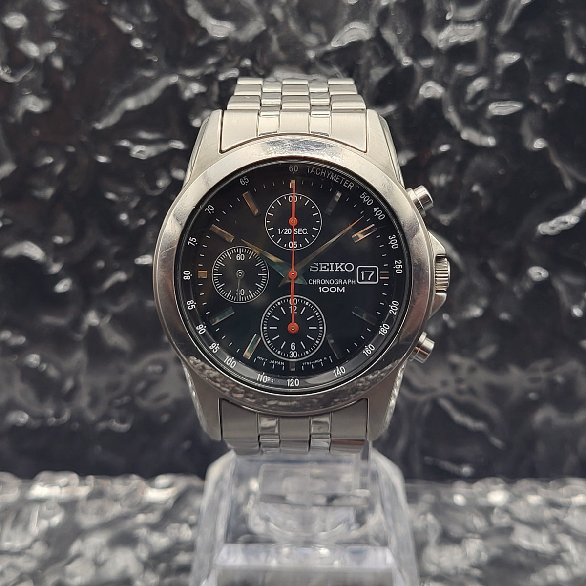 Seiko 7T92-0LH0 Chronograph - 1/20 Sec. Tachymeter 100M – Red 