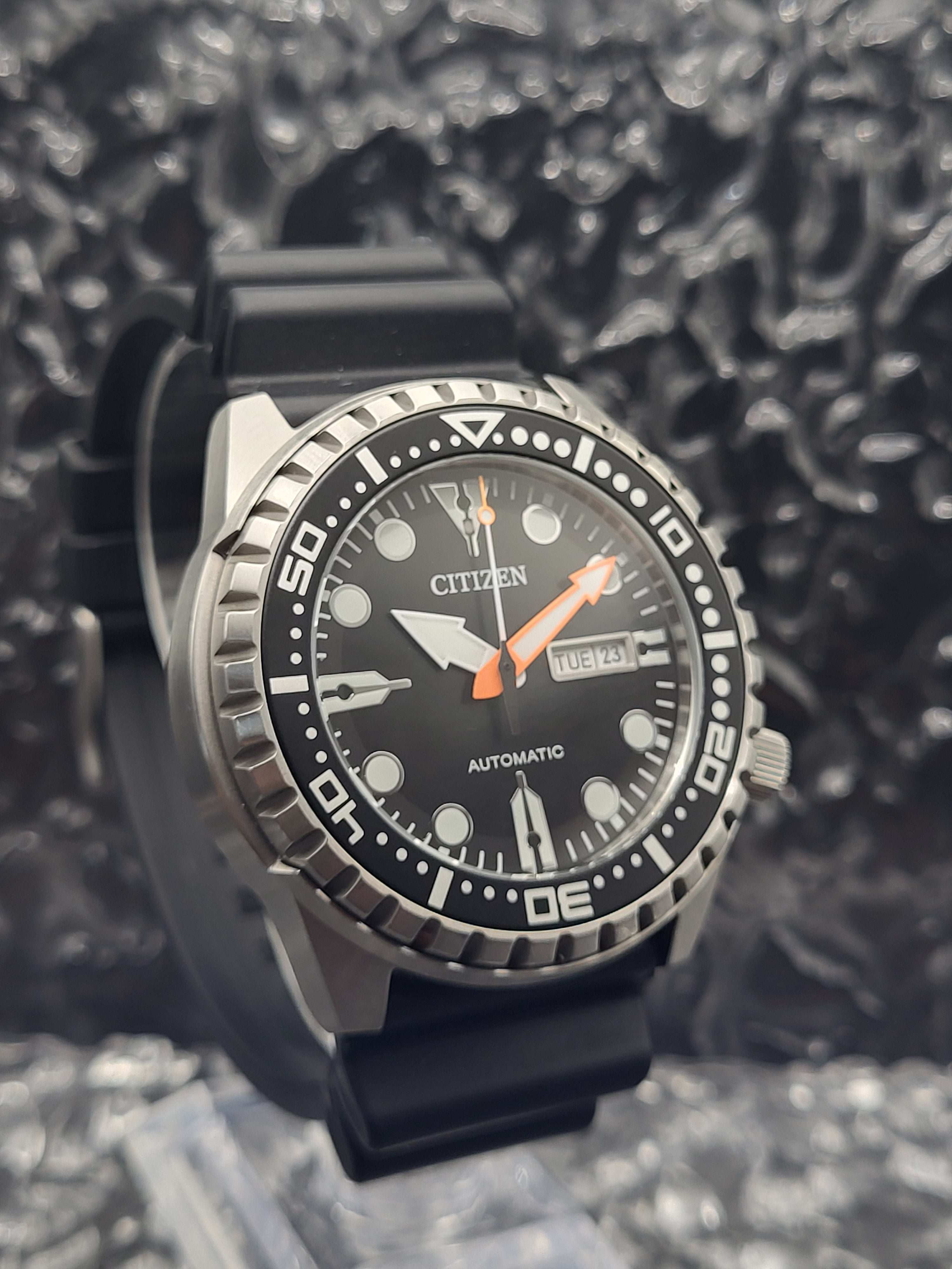 Citizen 8200-S108314 Diver - Automatic - Day Date – Red Robin Watches