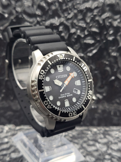 Citizen E168-S126126 Eco-Drive - Duiker - Met Fles - Red Robin Watches