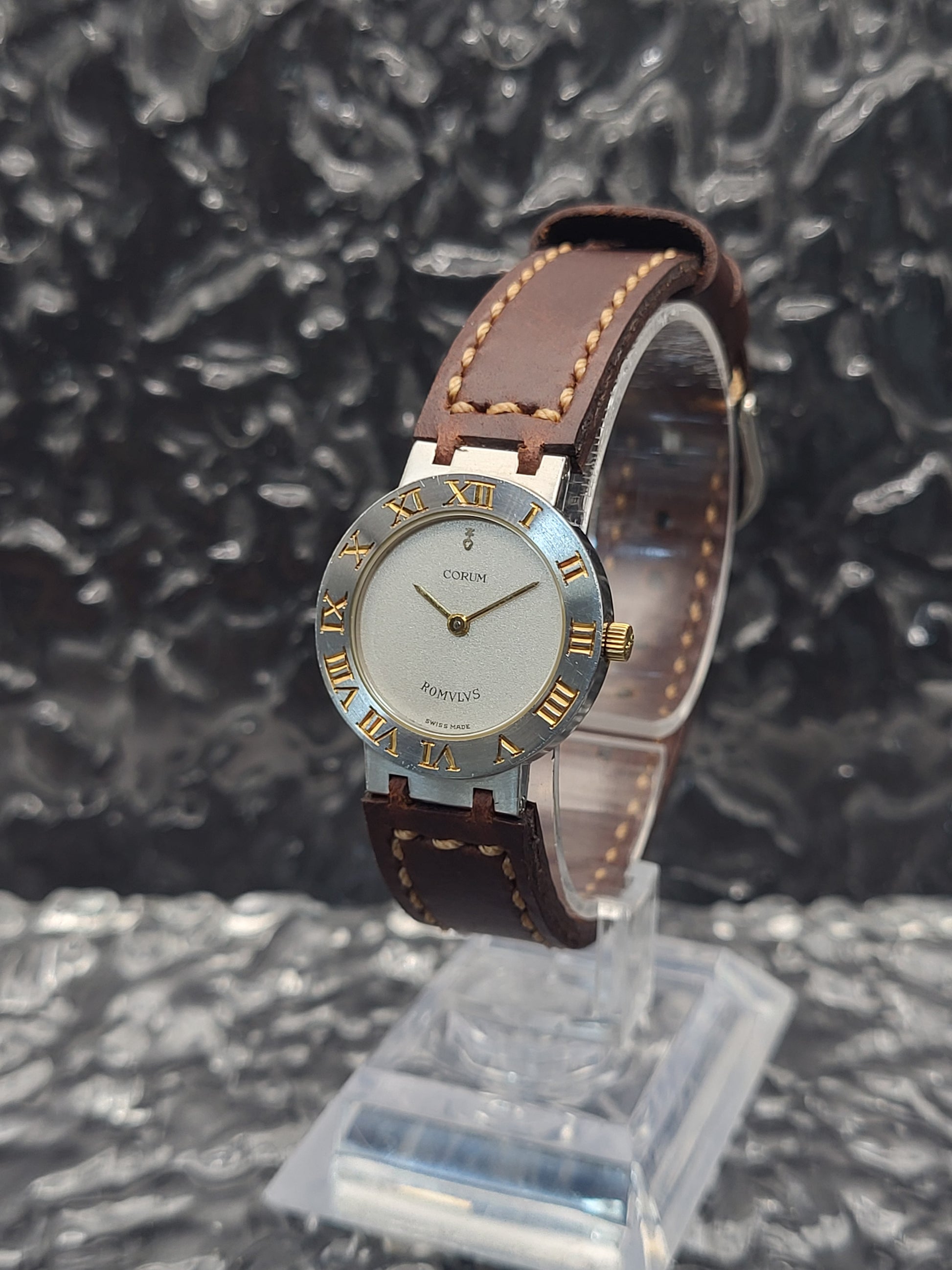 Corum 24.103.21 V-48 - Goud en Staal - Quartz - Dames - Red Robin Watches