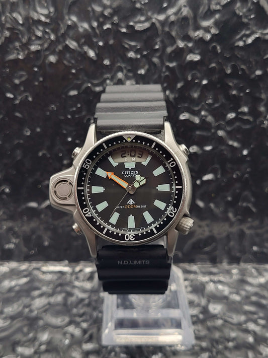 Citizen Promaster C020-086899 Y - Duiker Chronograaf - Multifunctioneel - Red Robin Watches
